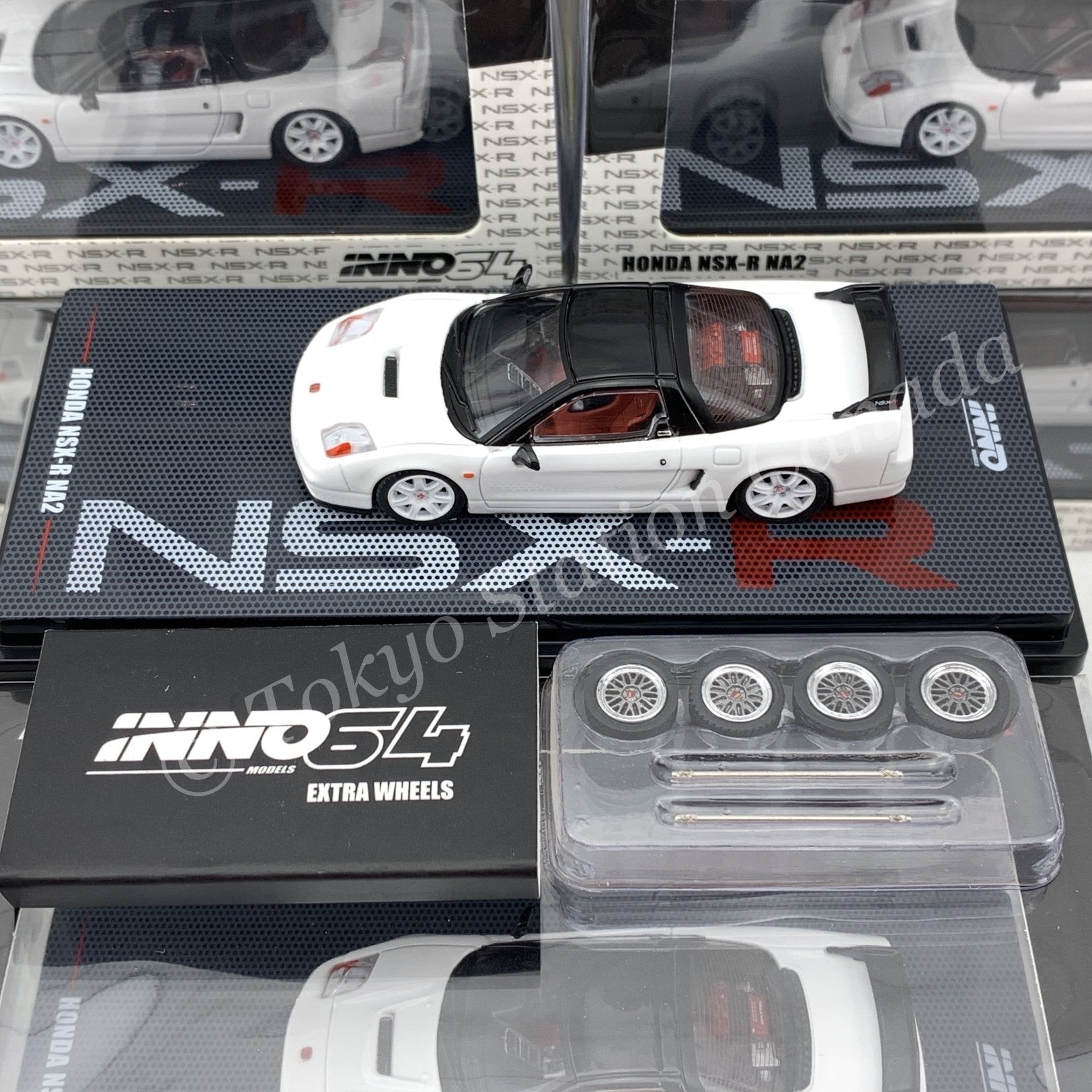 INNO64 HONDA NSX-R NA2 Championship White With Extra Wheels IN64