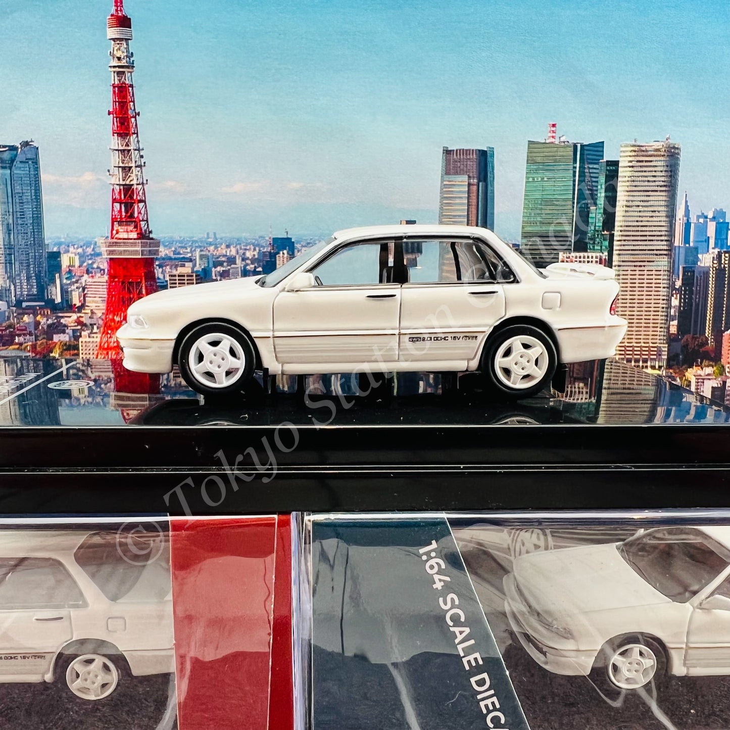 PARA64 1/64 Mitsubishi Galant VR-4 Sophia White LHD PA-55106