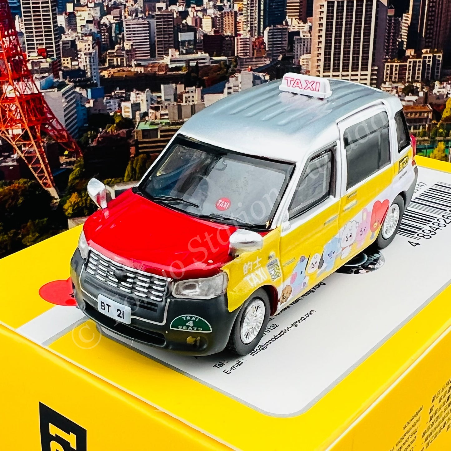 TINY 微影 Hong Kong Hybrid Taxi BT21 "LINE FRIENDS" ATC65147