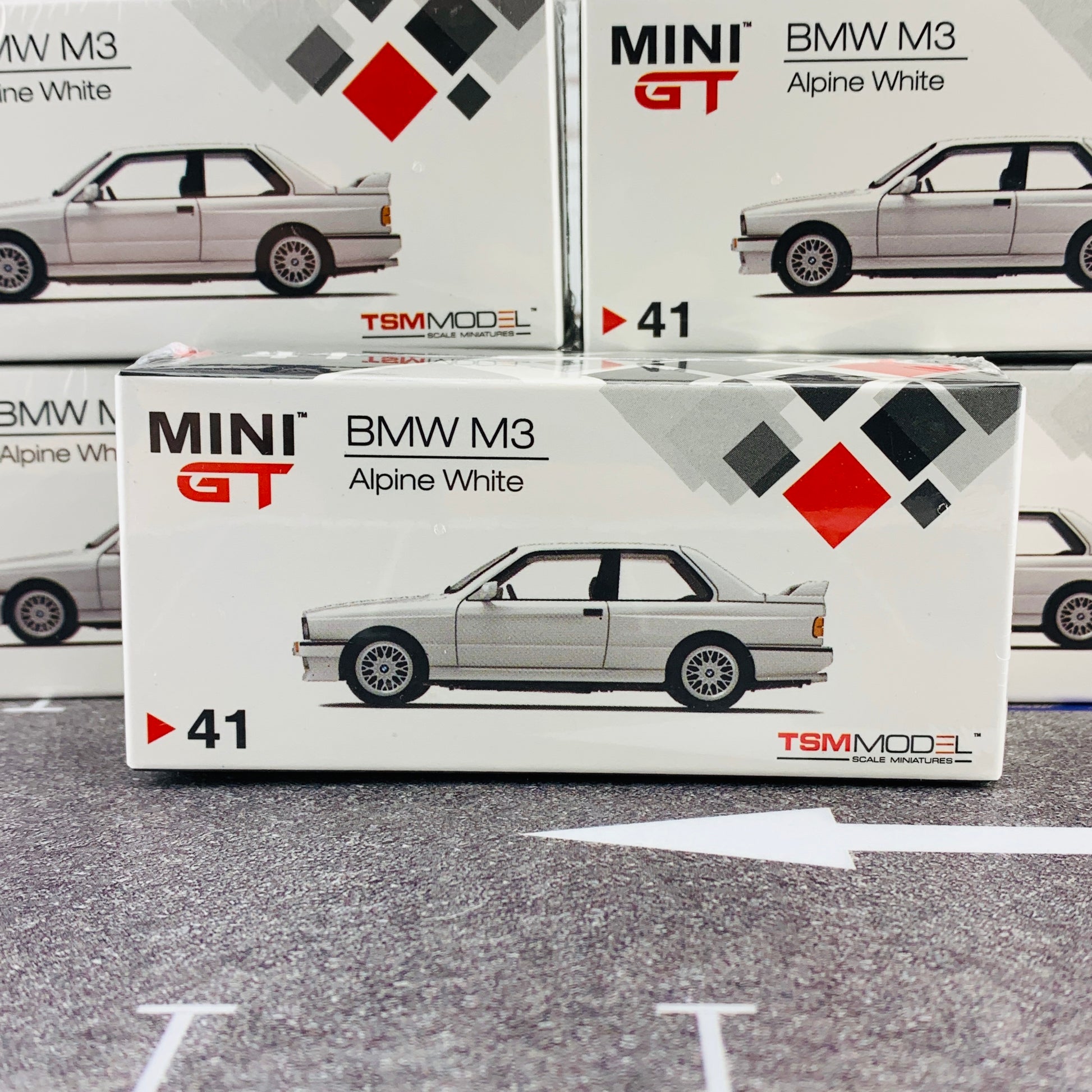 MINI GT 1/64 BMW M3 (E30) Alpine White RHD MGT00041-R
