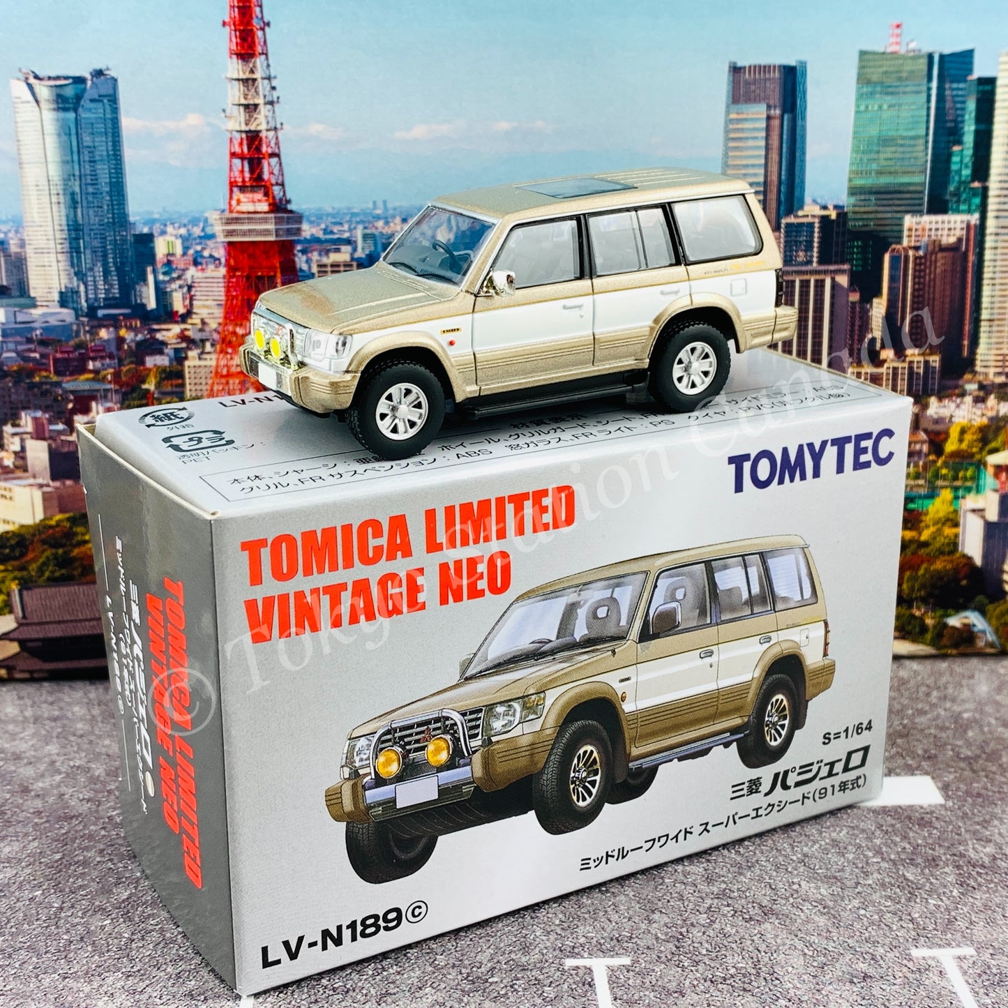 TOMYTEC TOMICA LIMITED VINTAGE NEO 1/64 Mitsubishi Pajero Super Exceed 1991 (Beige/White) LV-N189c
