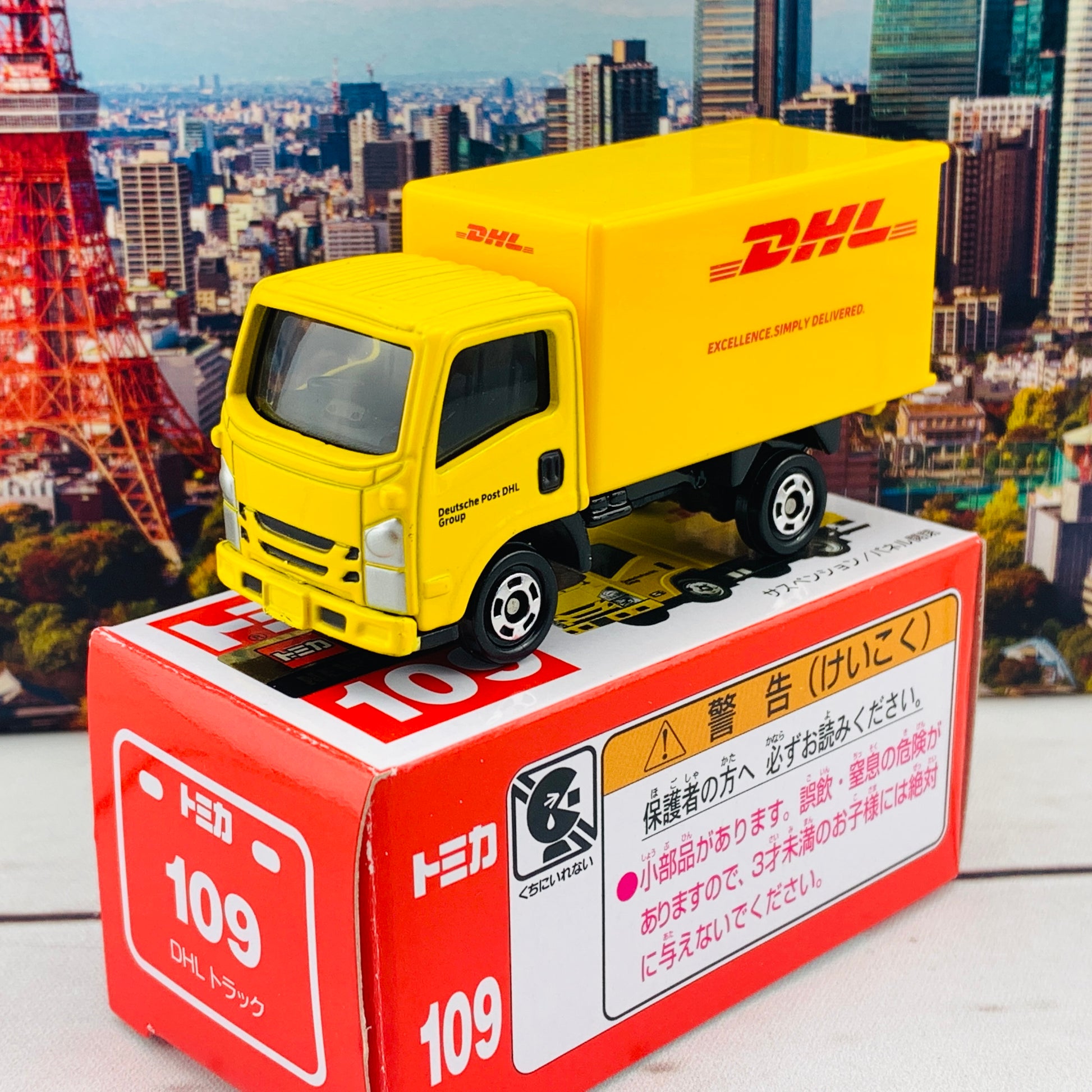 TOMICA 109 DHL Truck (Isuzu ELF)