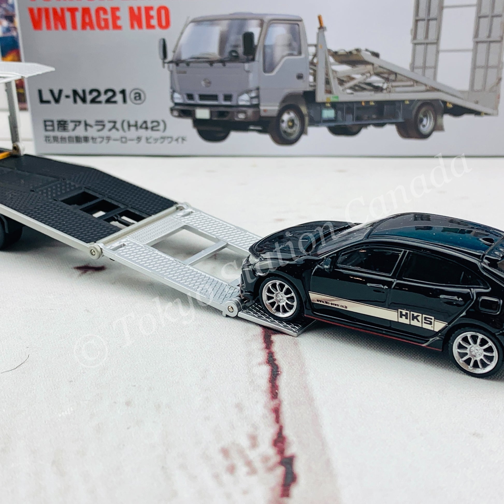Tomytec Tomica Limited Vintage Neo 1/64 Nissan Atlas (H42) Hanamidai Automobile Safety Loader Big Wide (Silver) 日産アトラス花見台自動車ビッグワイド LV-N221a