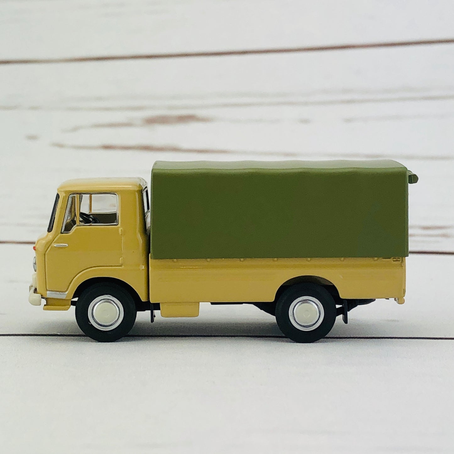 Tomica Limited Vintage Isuzu Elf BROWN LV-178b