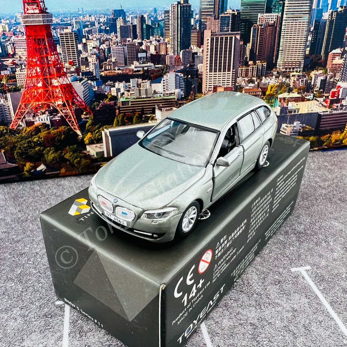 TINY 微影 BMW 5 Series Wagon F11 Hong Kong Police (Traffic) ATC64529