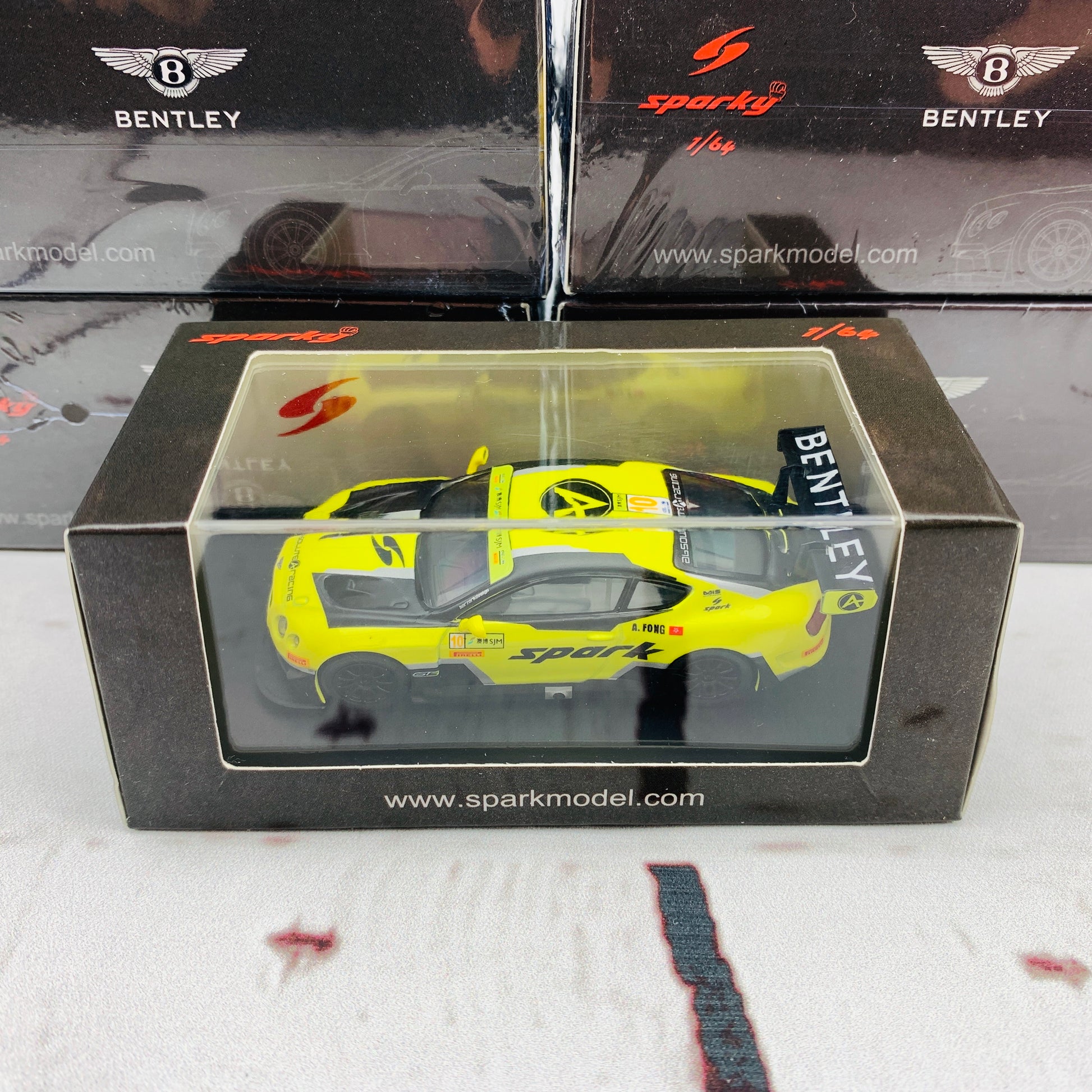 Sparky 1/64 BENTLEY CONTINENTAL GT3 NO.10 5TH MACAU GP FIA GT WORLD CUP 2016 BENTLEY TEAM ABSOLUTE ADDERLY FONG Y105