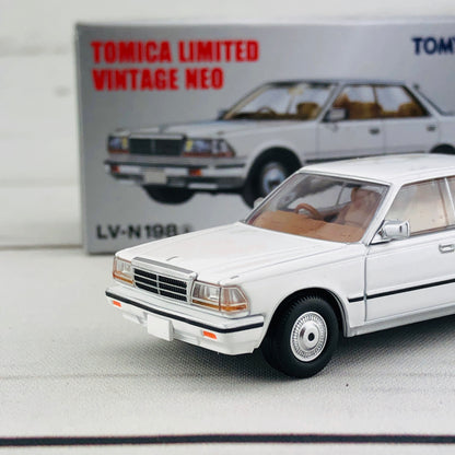 Tomica Limited Vintage 1/64 Nissan Gloria HT V20 Grandage White (1986) LV-N198a