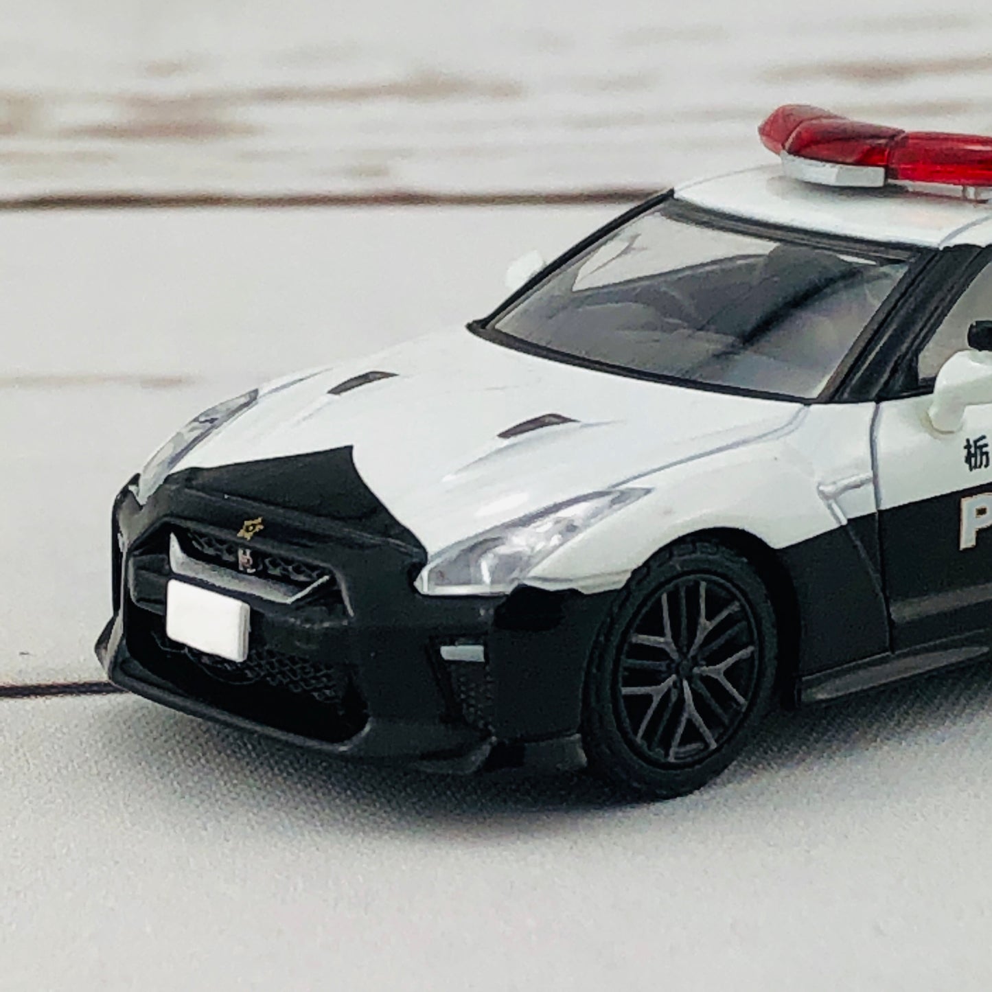 Tomica Limited Vintage Neo Tomytec GTR Police Car LV-N184a