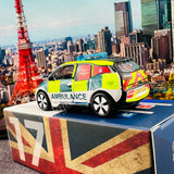 TINY 微影 1/64 UK17 BMW i3 Scottish Ambulance Service ATCUK64011
