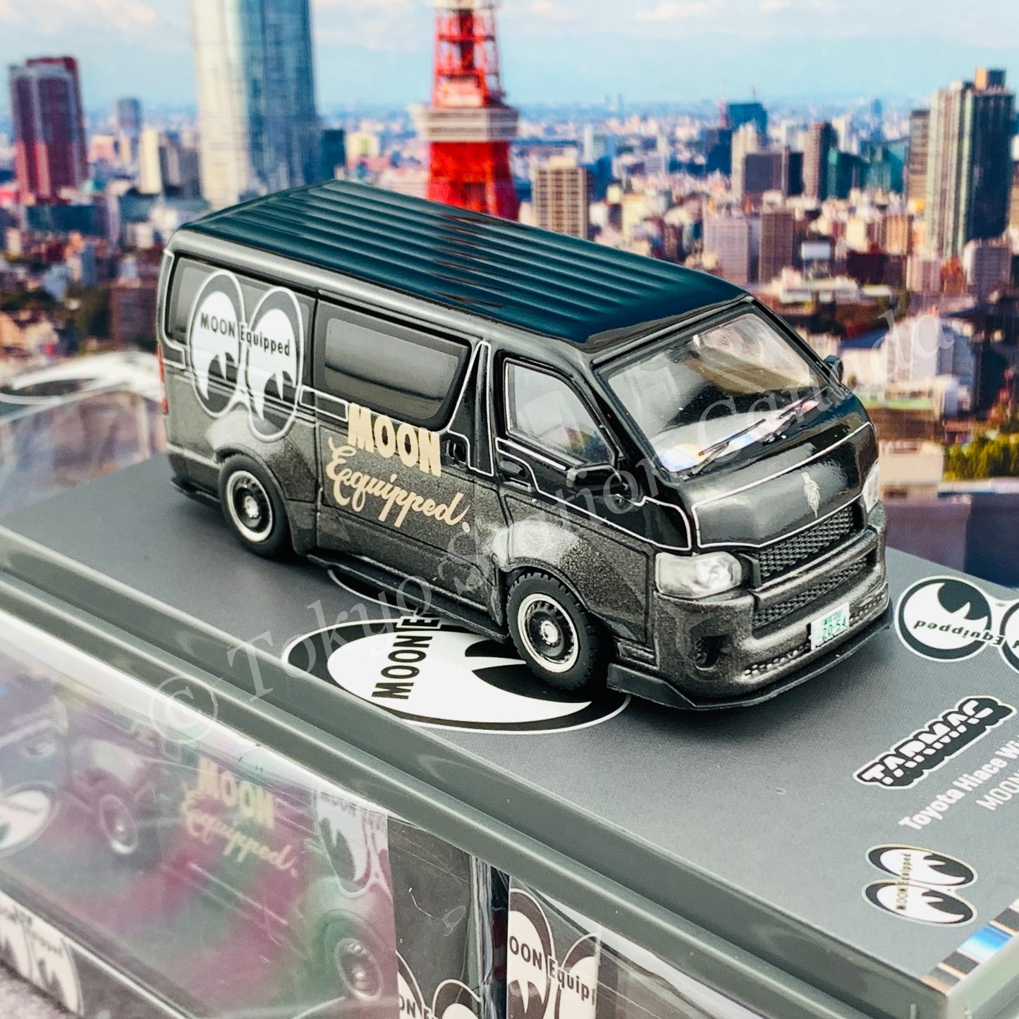Tarmac Works 1/64 COLLAB64 Toyota Hiace Widebody Mooneyes T64-038-ME2