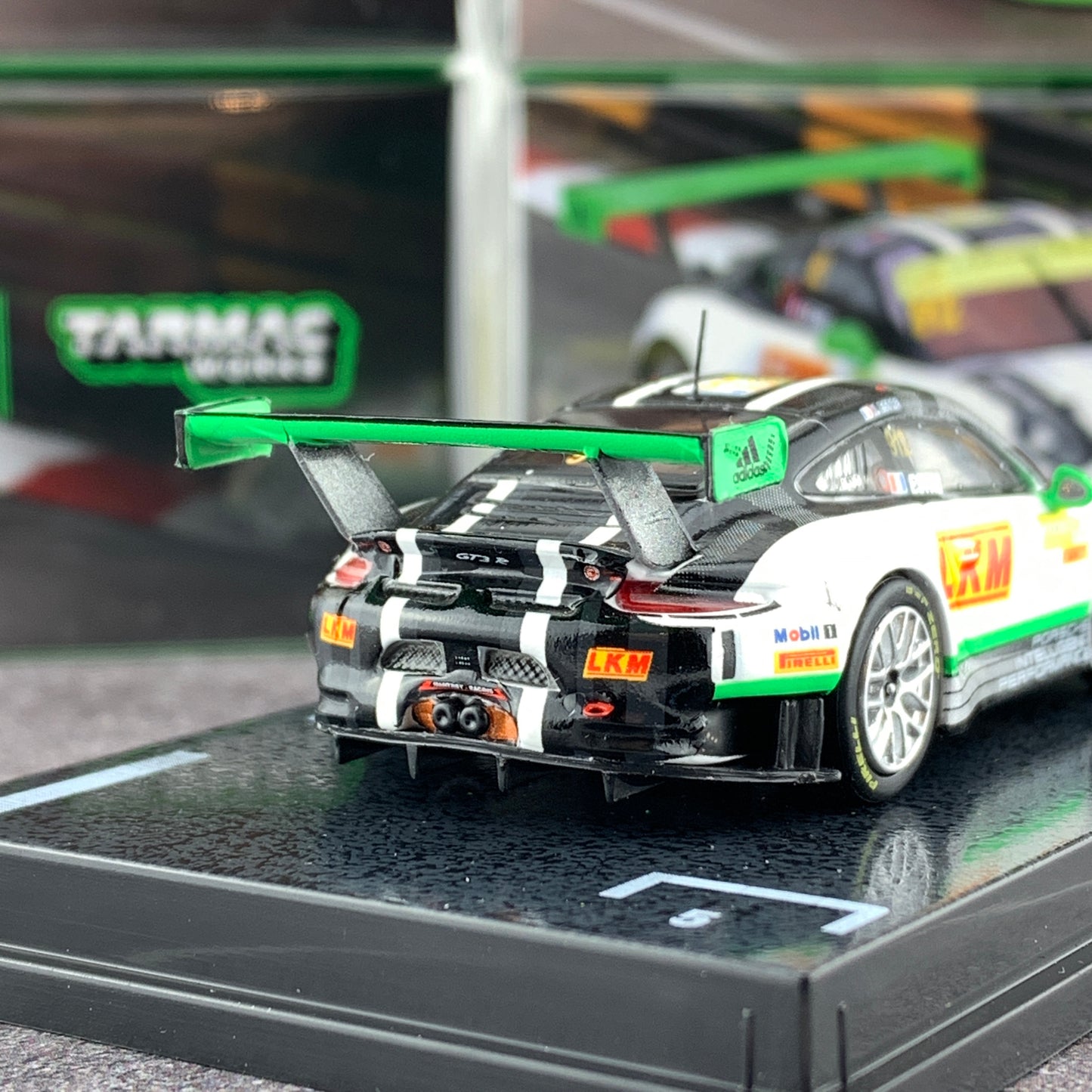 Tarmac Works 1/64 Porsche 911 GT3 R Macau GT Cup FIA GT World Cup 2016 2nd Place Kevin Estre T64-032-16MGP912