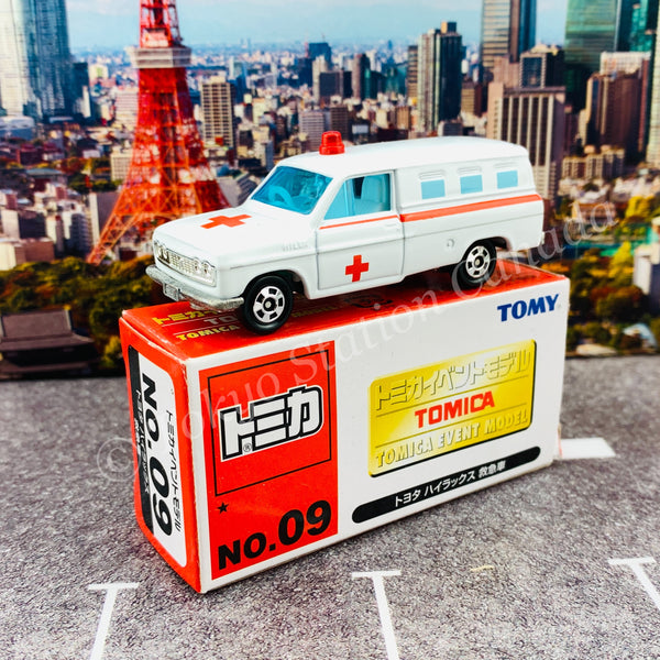 TOMICA EVENT MODEL No. 09 Toyota Hilux Ambulance 4904810744528