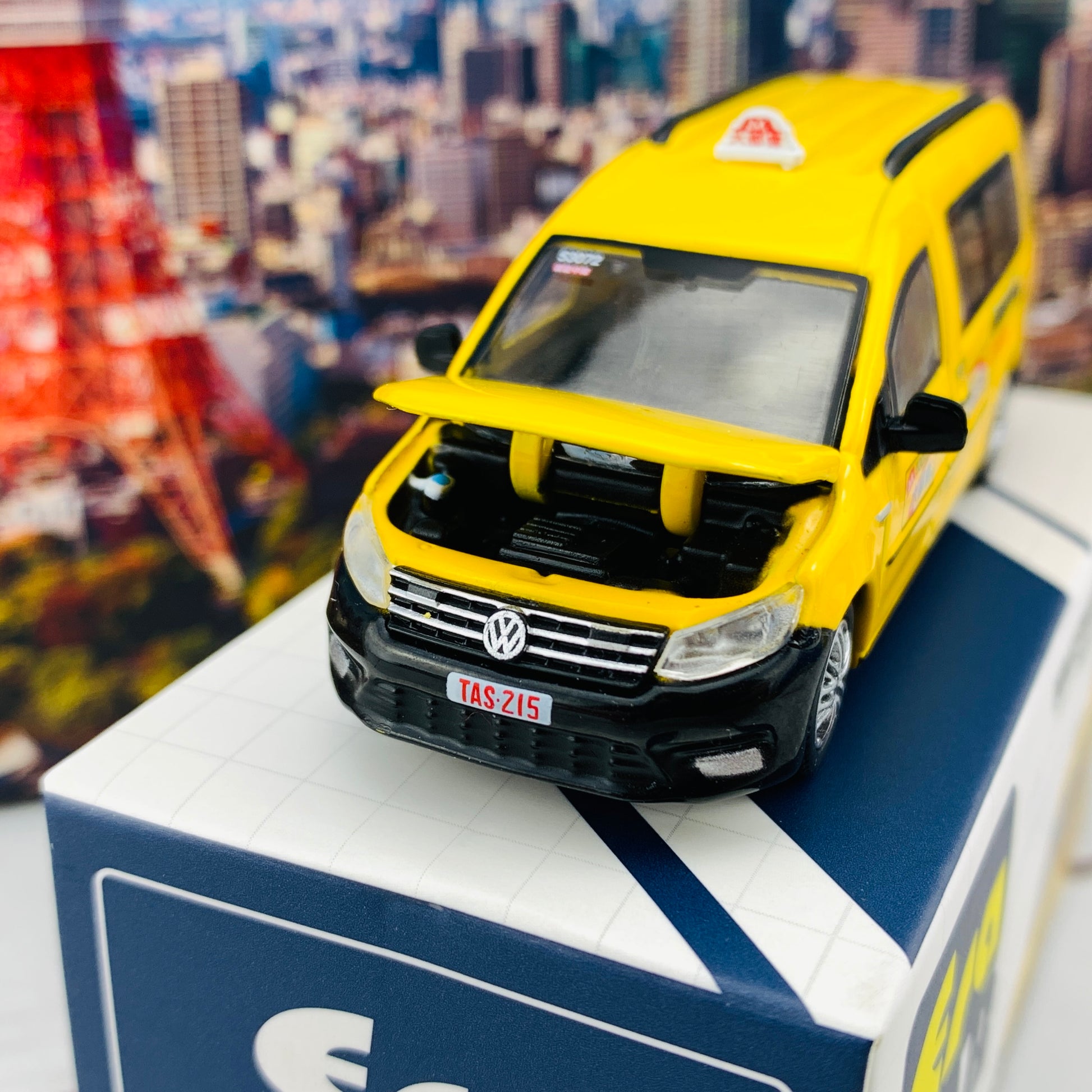 ERA CAR 21 1/64 Volkswagen Caddy Maxi Taiwan Taxi VW20CAMRN21