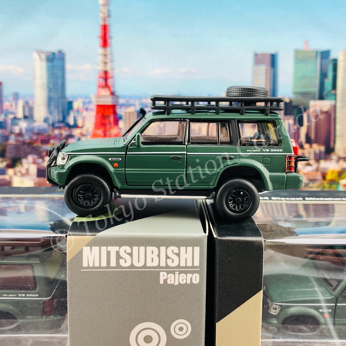 BM CREATIONS JUNIOR 1/64 Mitsubishi Pajero 2nd Generation JUNGLE PACK Matt Green LHD 64B0045