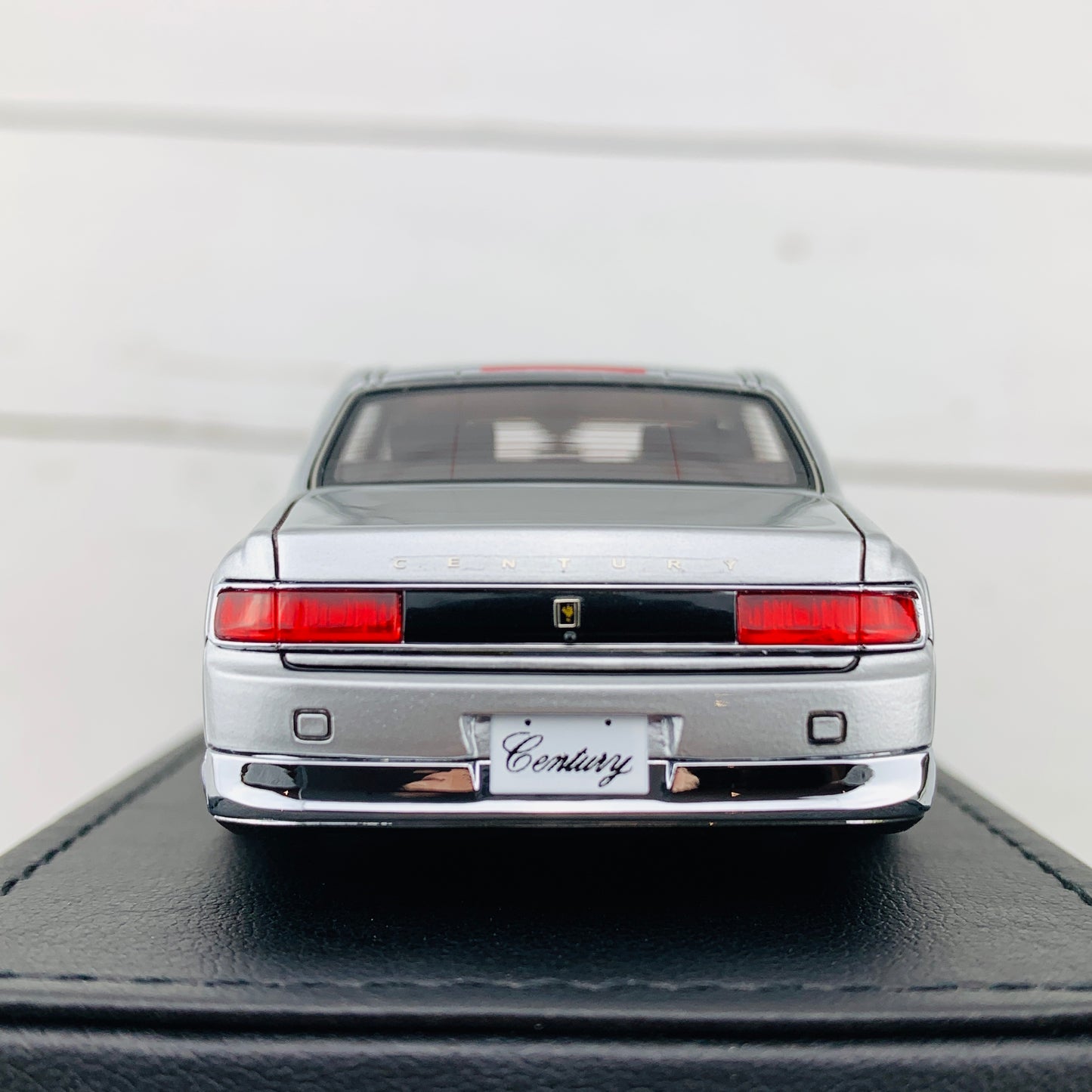 Ignition Model 1/43 Toyota Century UWG60 Silver IG1730