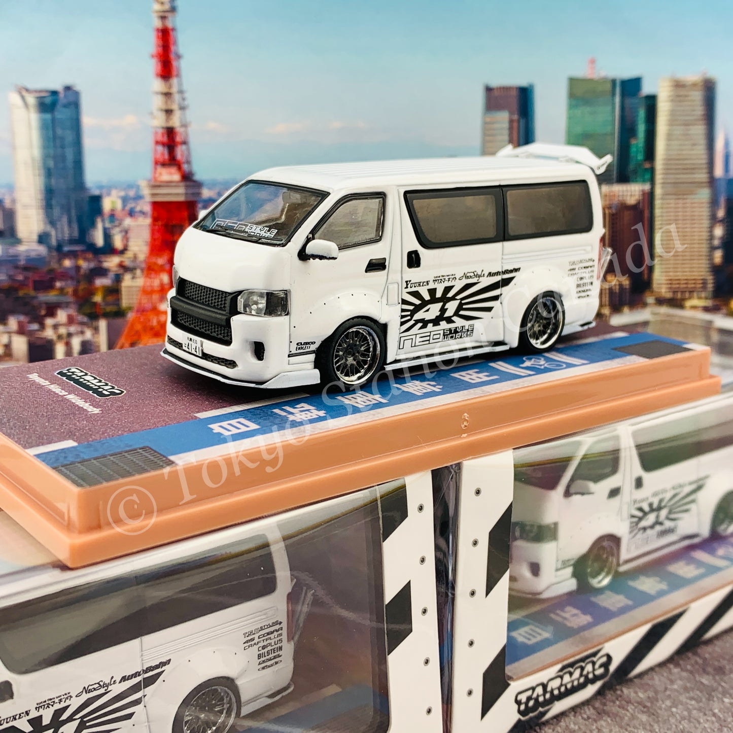 Tarmac Works HOBBY64 1/64 Toyota Hiace Widebody White T64-038-WH
