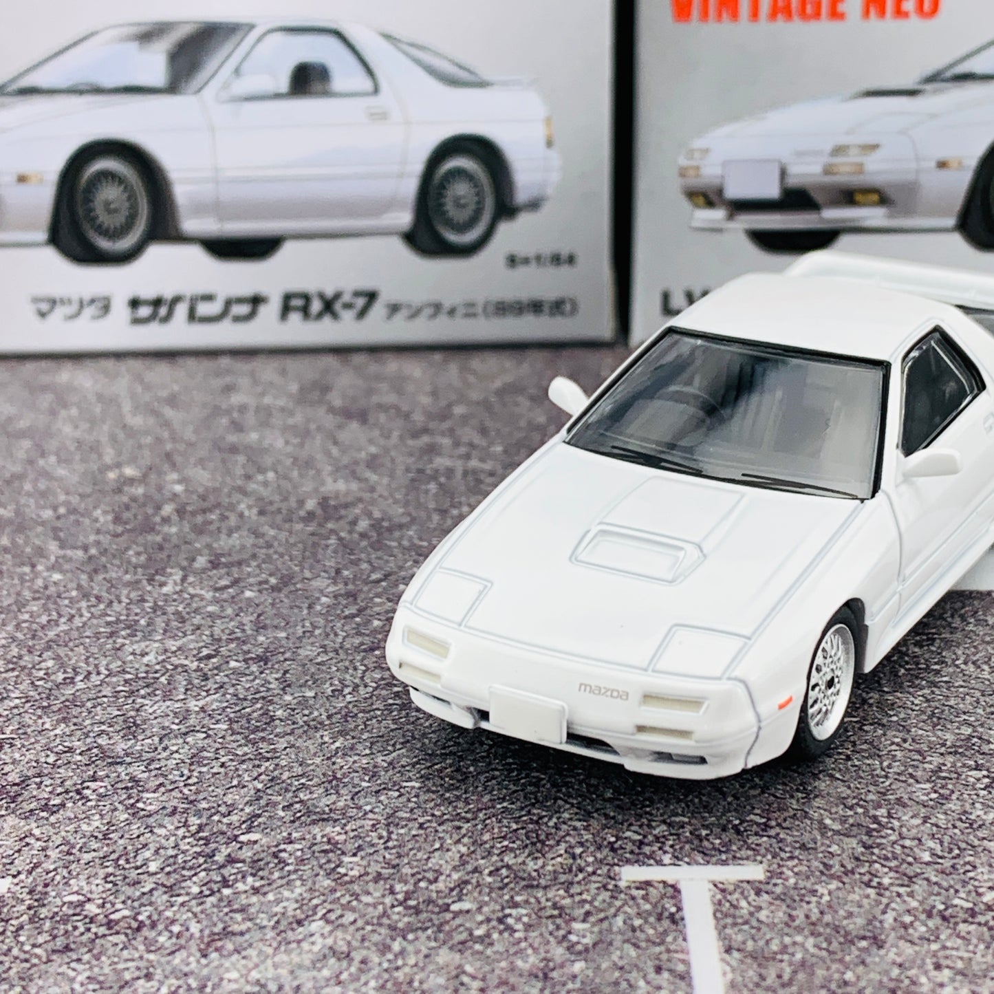 Tomica Limited Vintage Neo 1/64 Mazda Savanna RX7 Infini (Year 1989) LV-N192c