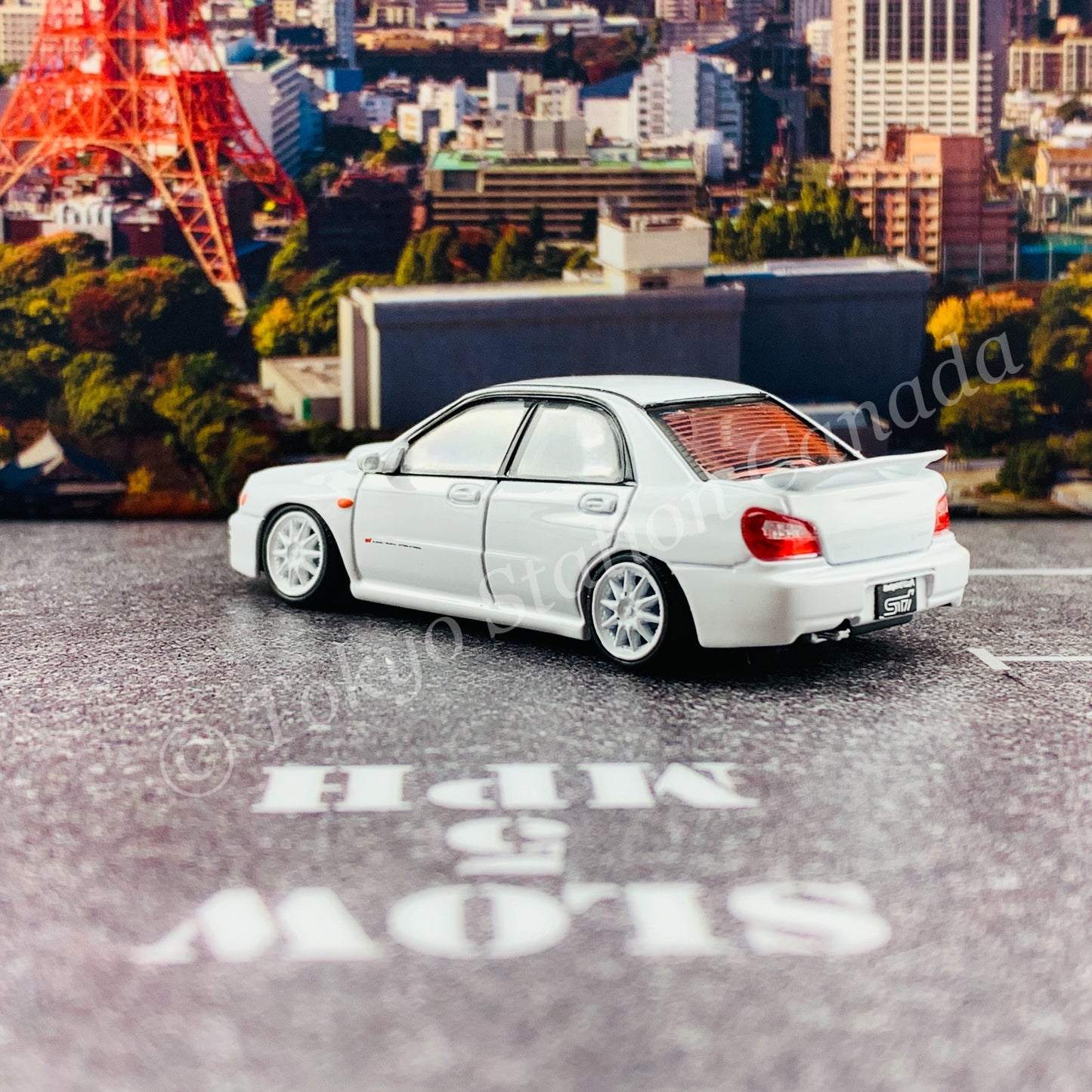 BM CREATIONS JUNIOR 1/64 Subaru Impreza WRX STi 2001 WHITE RHD with Extra Wheel Set and Lowering Parts 64B0082