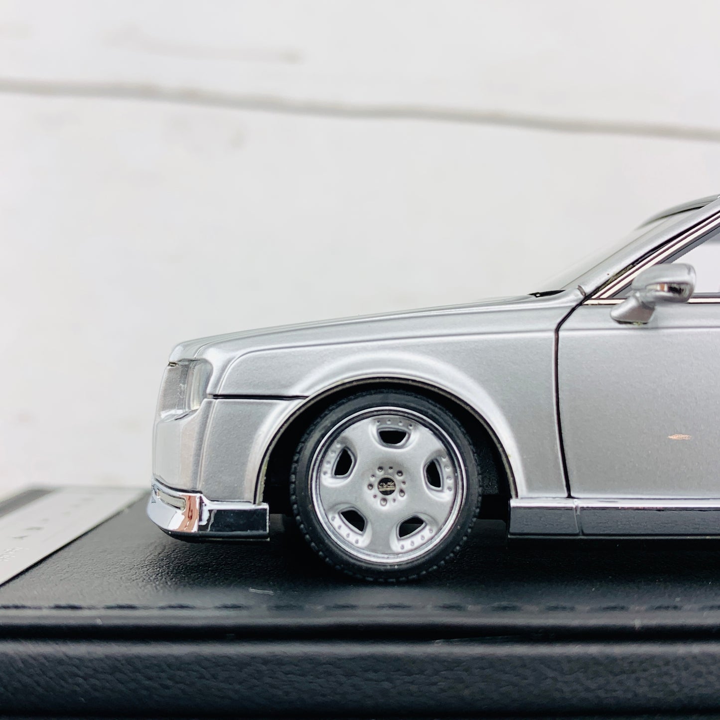Ignition Model 1/43 Toyota Century UWG60 Silver IG1730