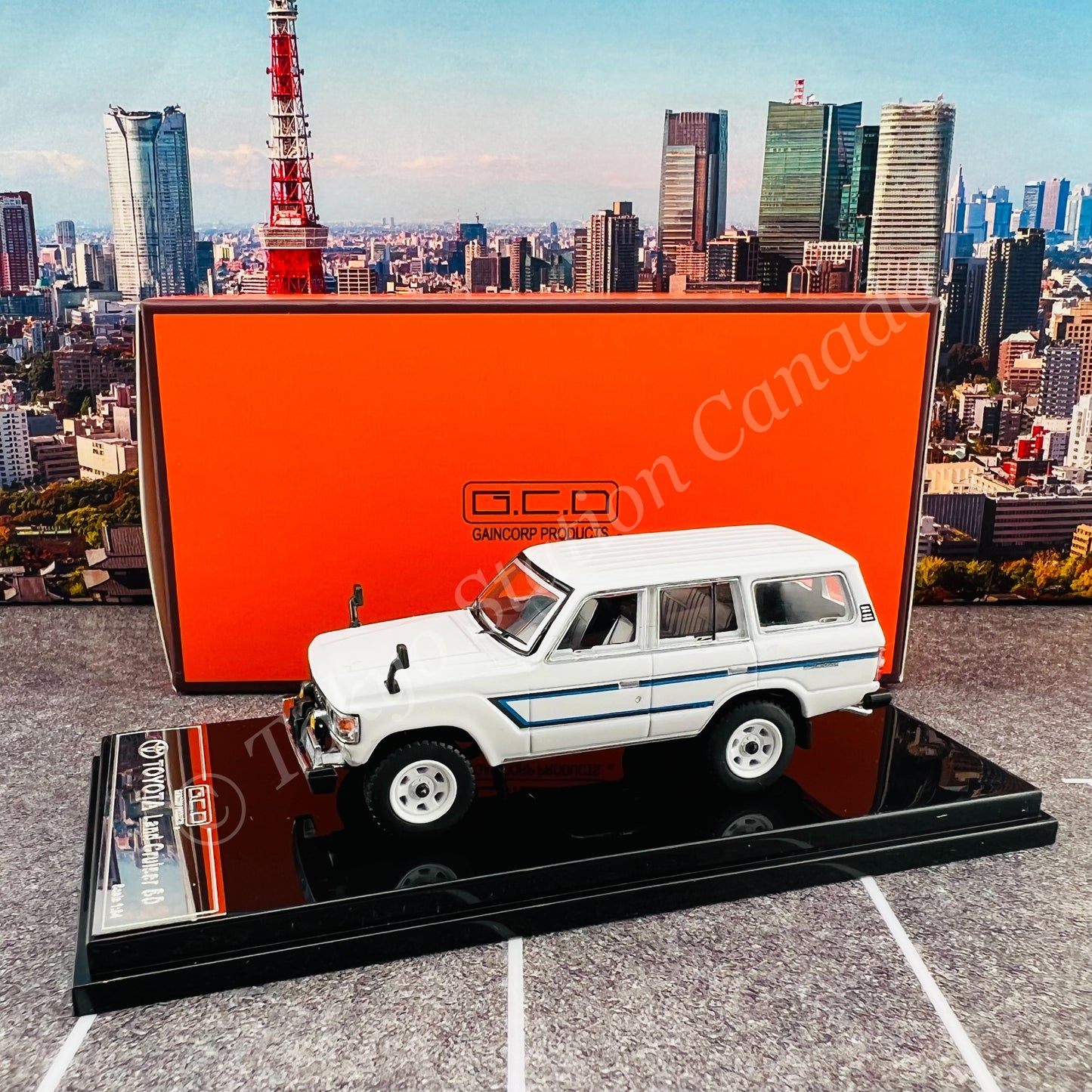 GCD 1/64 Toyota Land Cruiser LC60 Modified Version RHD WHITE KS029-87