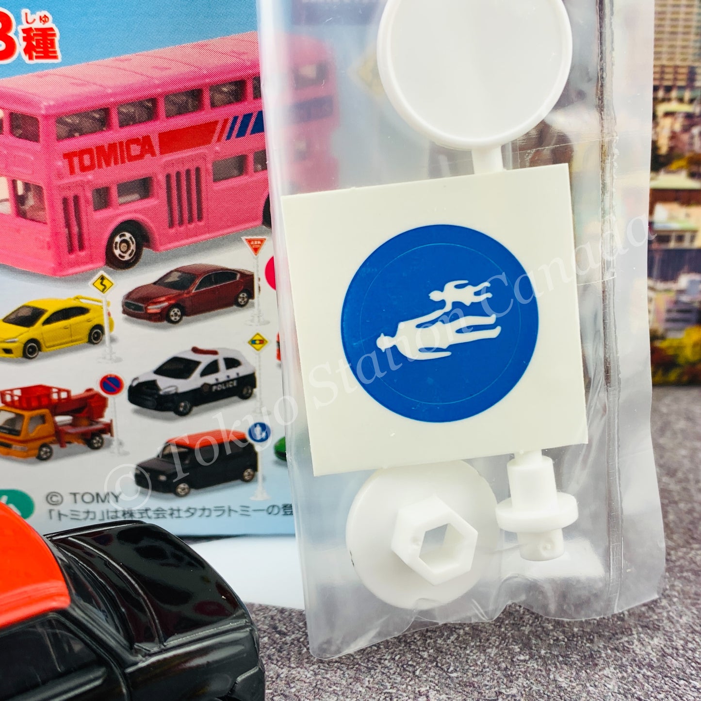 TAKARA TOMY A.R.T.S TOMICA Sign Set #6 - Suzuki Lapin with a road sign stand
