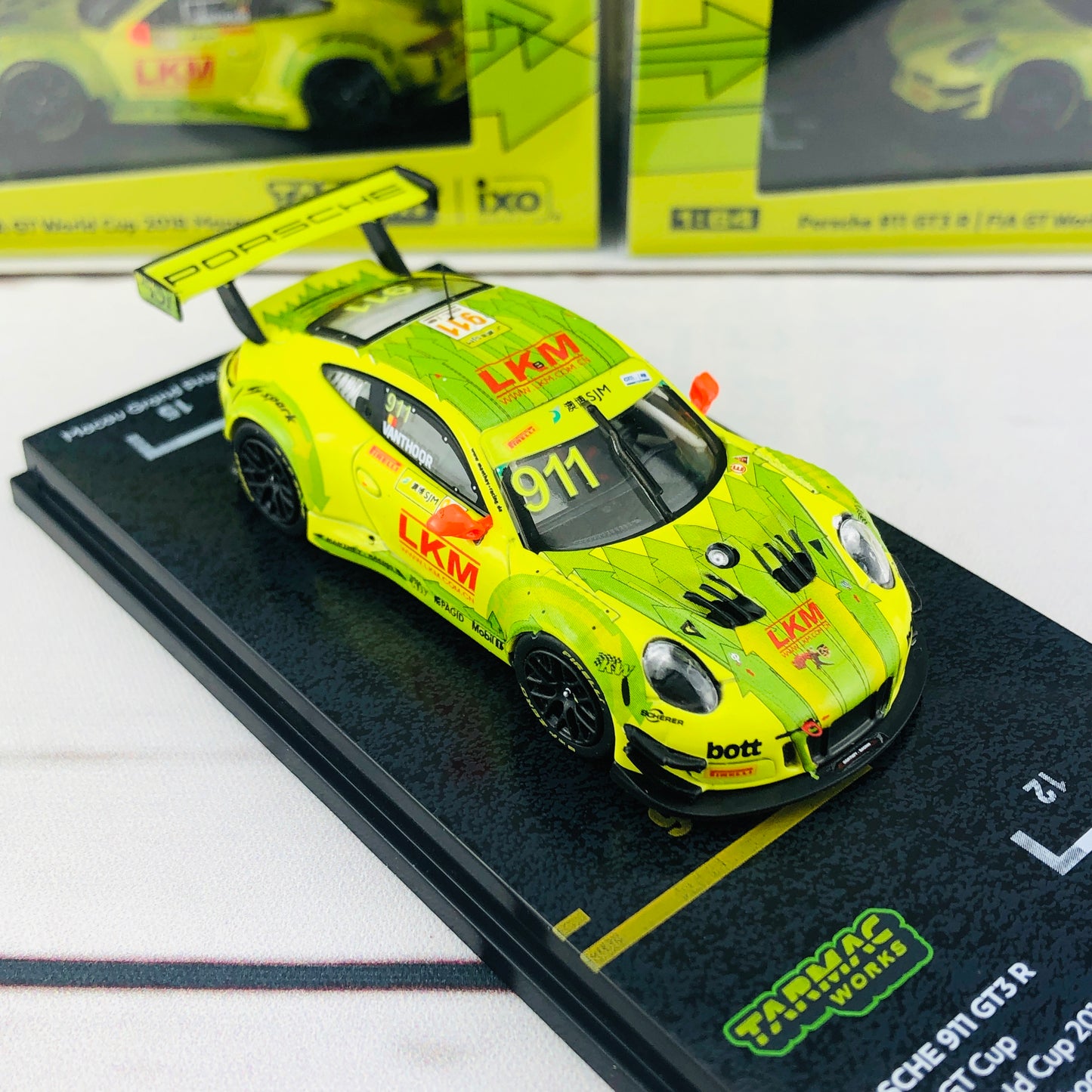 Tarmac Works 1/64 Porsche 911 GT3 R Macau GT Cup FIA GT World Cup 2018 Laurens Vanthoor T64-032-18MGP911
