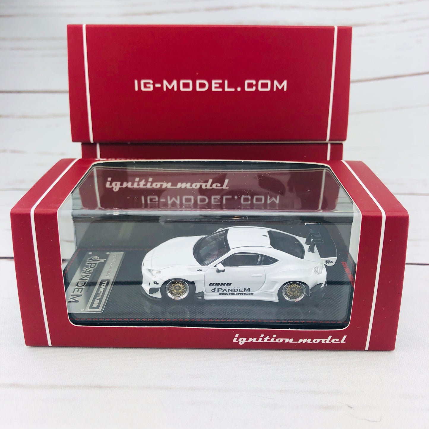 Ignition Model 1/64 Pandem Toyota 86 V3 White 1402