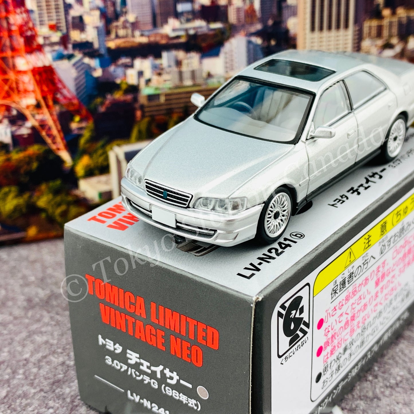 Tomytec Tomica Limited Vintage Neo 1/64 Toyota Chaser 3.0 Avante G (Silver) LV-N241b