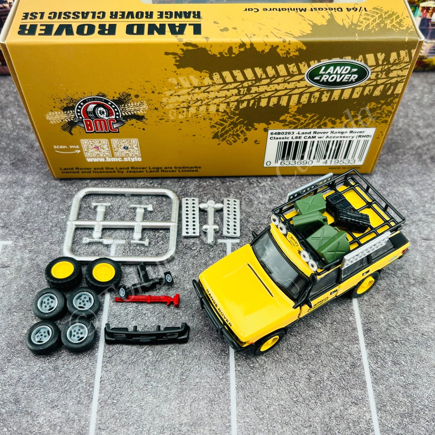 BM CREATIONS JUNIOR 1/64 Land Rover 1992 Range Rover Classic LSE Camel Version w/Accessory RHD 64B0263