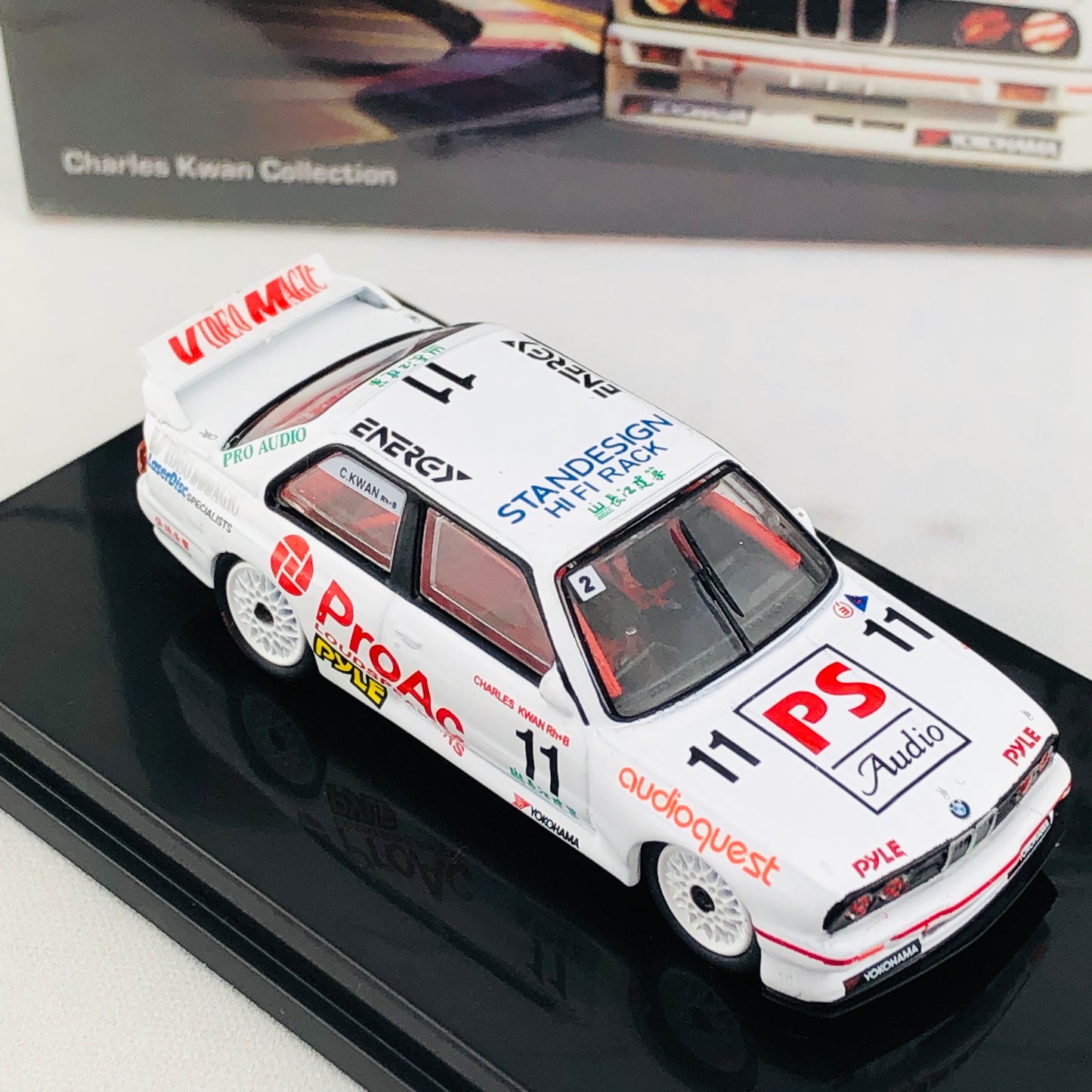 Tarmac Works 1/64 BMW M3 E30 Macau Guia Cup Race 1993 Winner Charles Kwan T64-009-93MAC