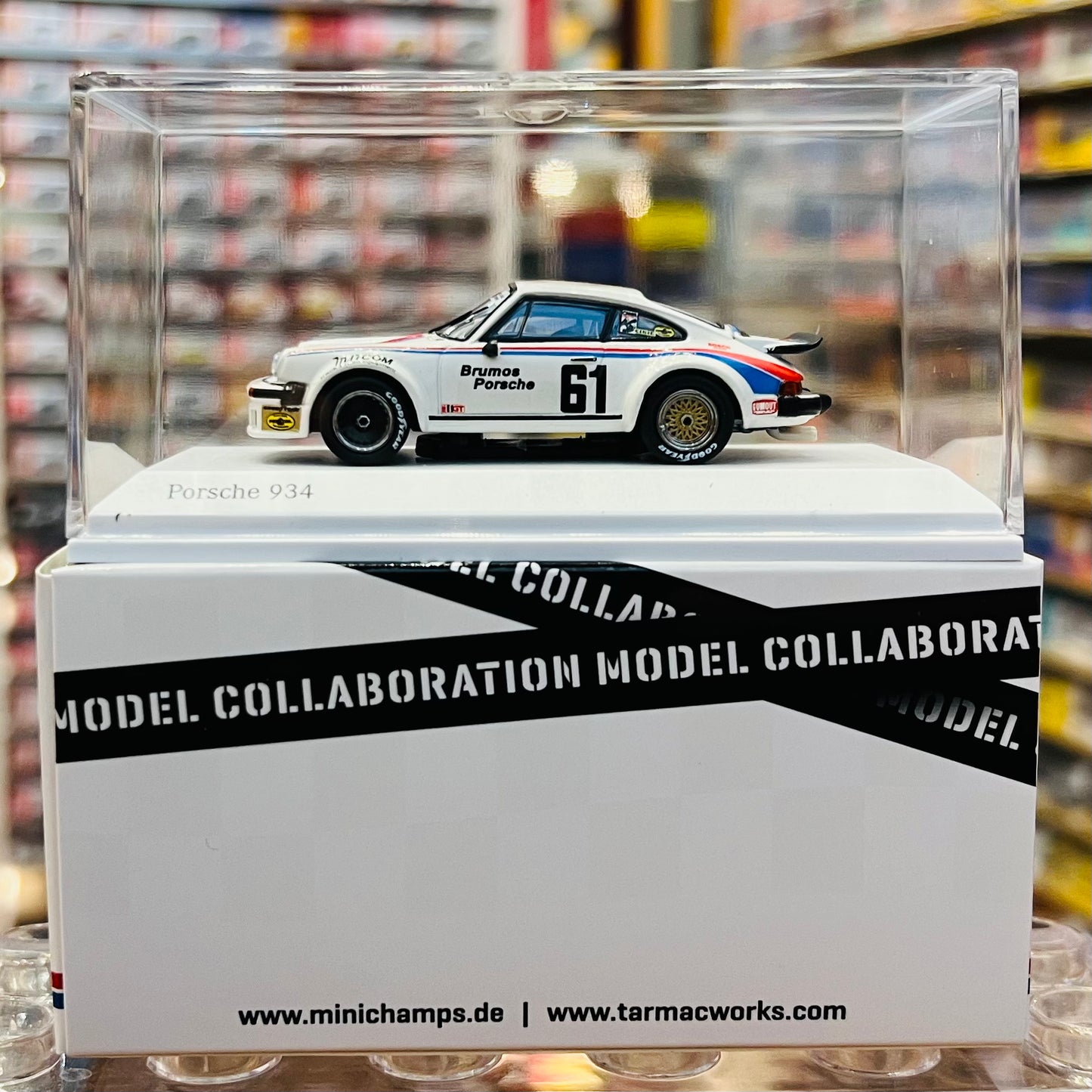 Tarmac Works x MINICHAMPS COLLAB64 1/64 Porsche 934 24h Daytona 1977 #61 T64MC-003-DAY (643776461)