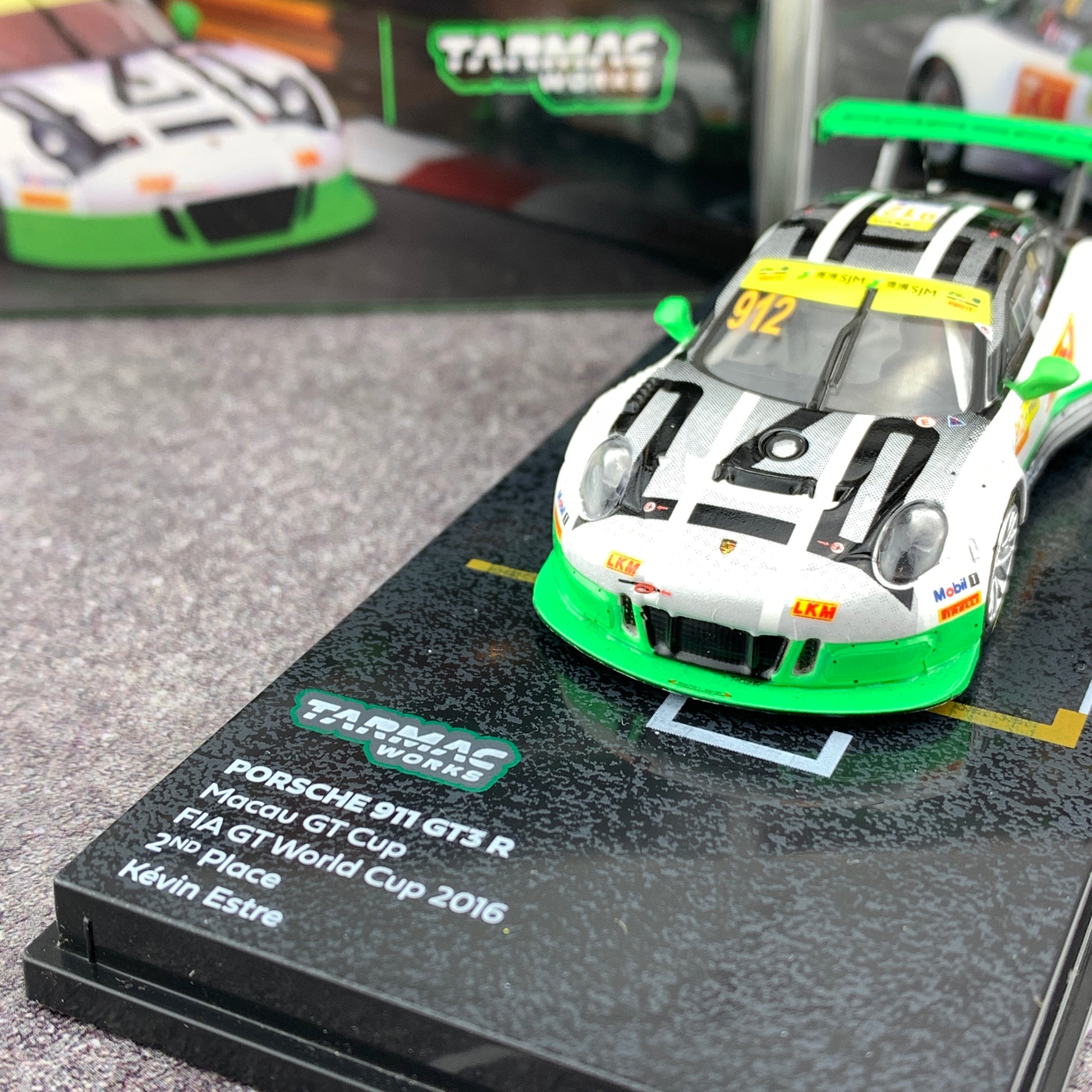 Tarmac Works 1/64 Porsche 911 GT3 R Macau GT Cup FIA GT World Cup 2016 2nd Place Kevin Estre T64-032-16MGP912