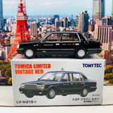 Tomytec Tomica Limited Vintage Neo 1/64 Toyota Crown Sedan Tokyo Radio Taxi (Black) 東京無線タクシー LV-N219a