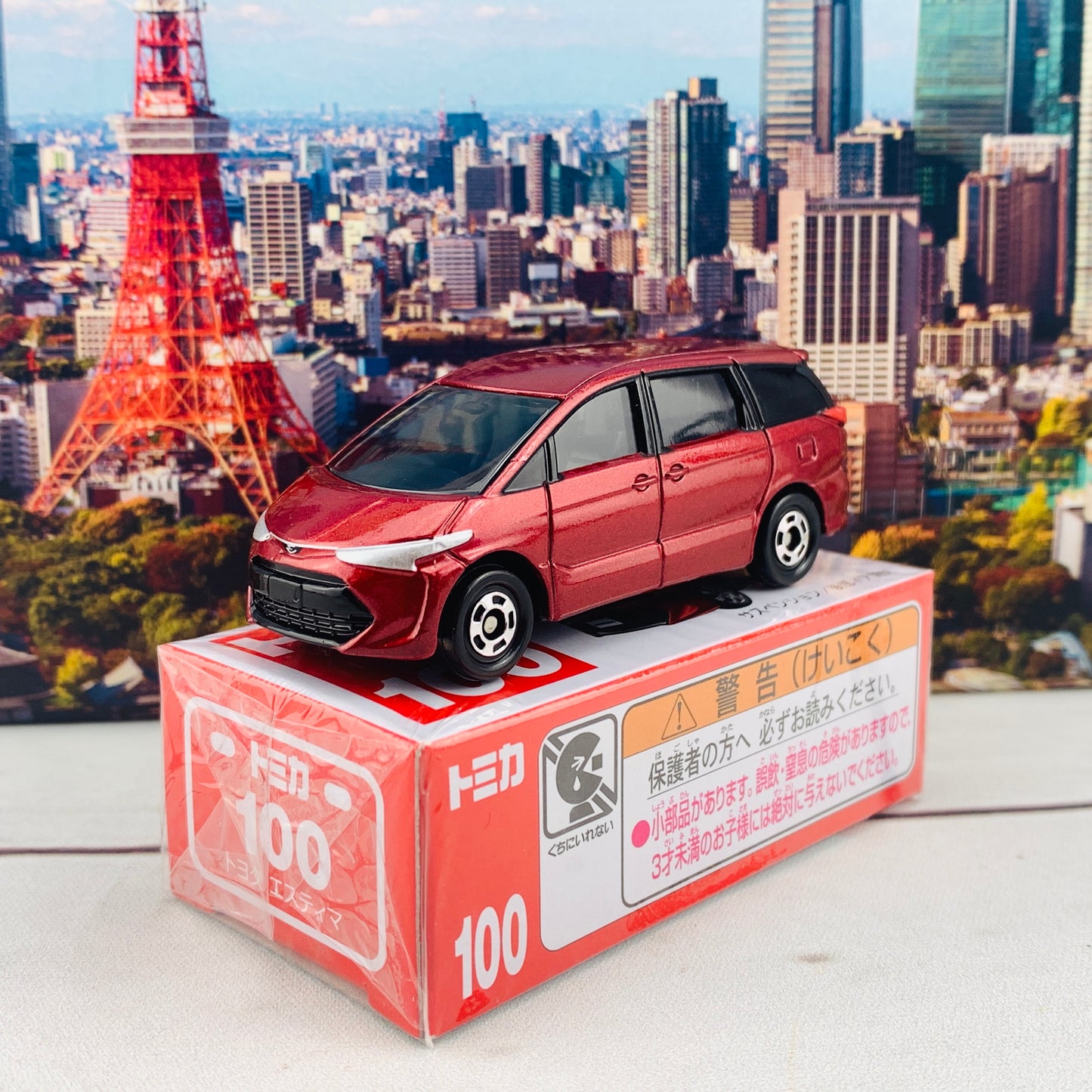TOMICA 100 Toyota Estima