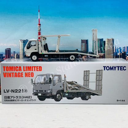 Tomytec Tomica Limited Vintage Neo 1/64 Nissan Atlas (H42) Hanamidai Automobile Safety Loader Big Wide (Silver) 日産アトラス花見台自動車ビッグワイド LV-N221a