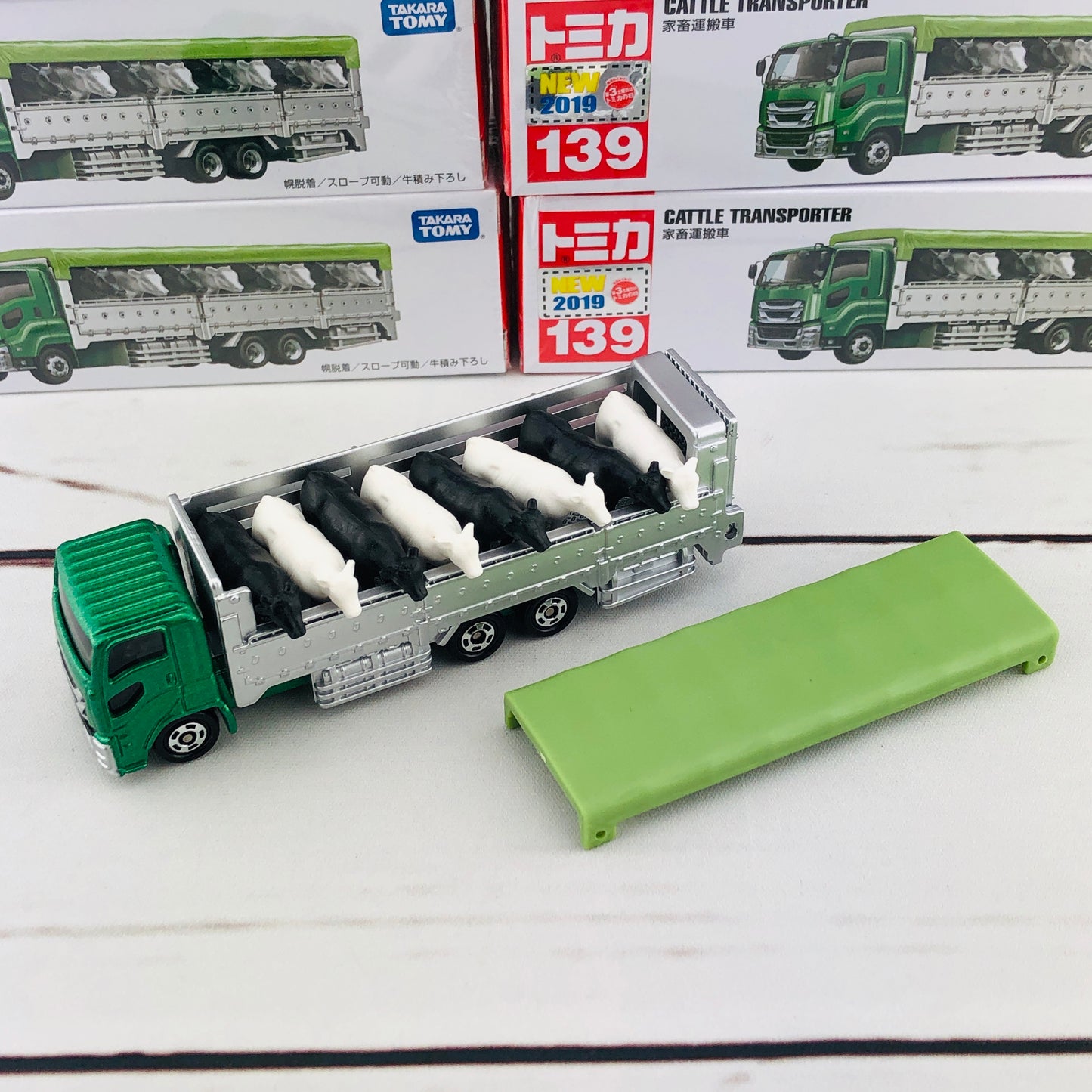 Tomica 139 Cattle Transporter