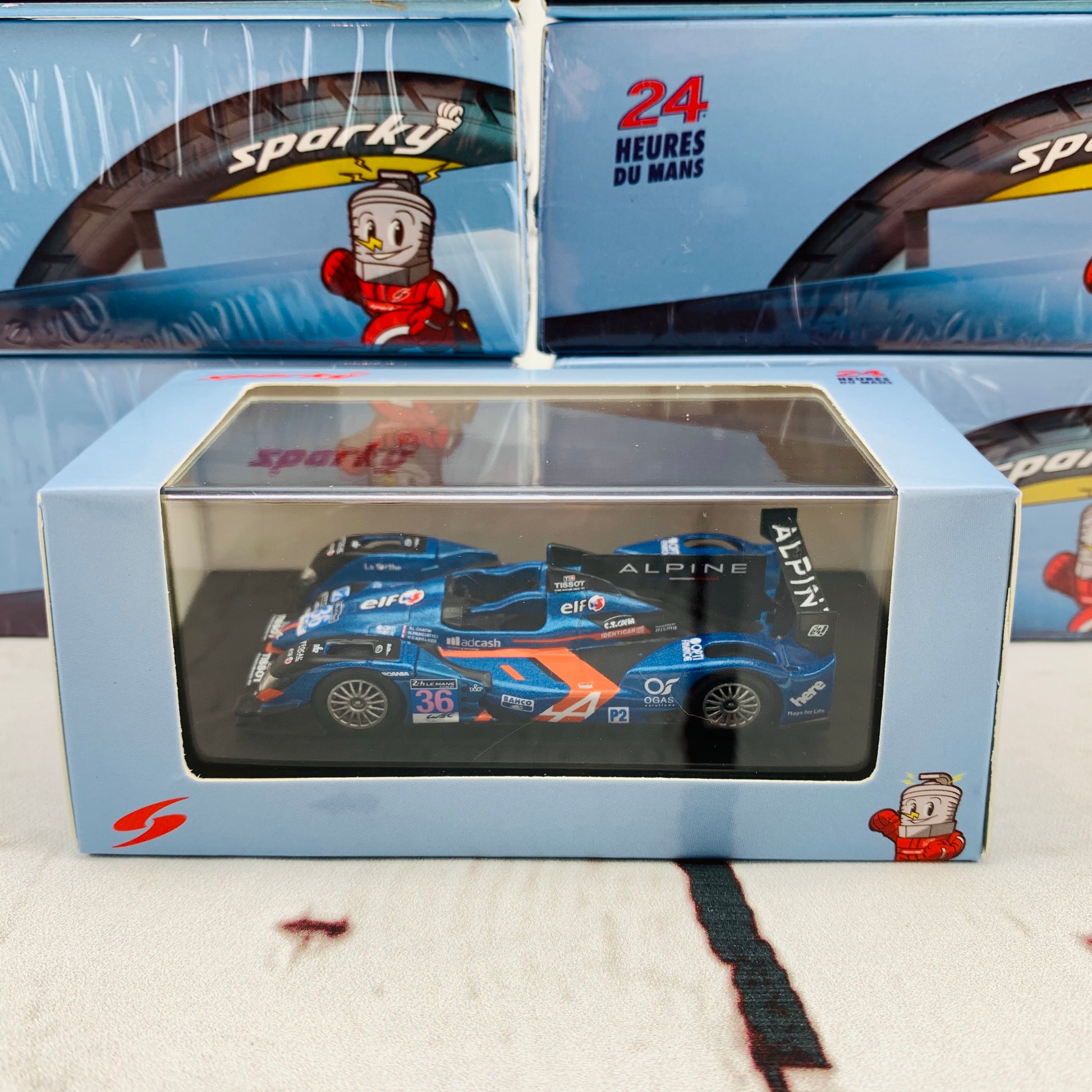 Sparky 1/64 ALPINE A450B NO.36 SIGNATECH ALPINE 24H LE MANS 2015 N. PANCIATICI - P.-L. CHATIN - V. CAPILLAIRE Y090