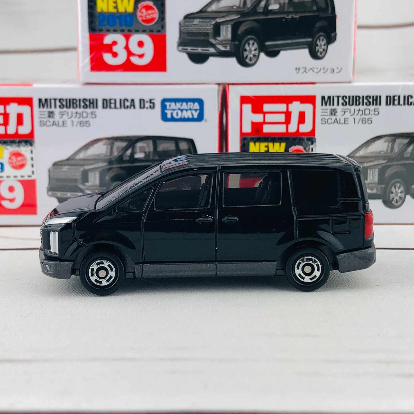 Tomica 39 Mitshubishi Delica D:5