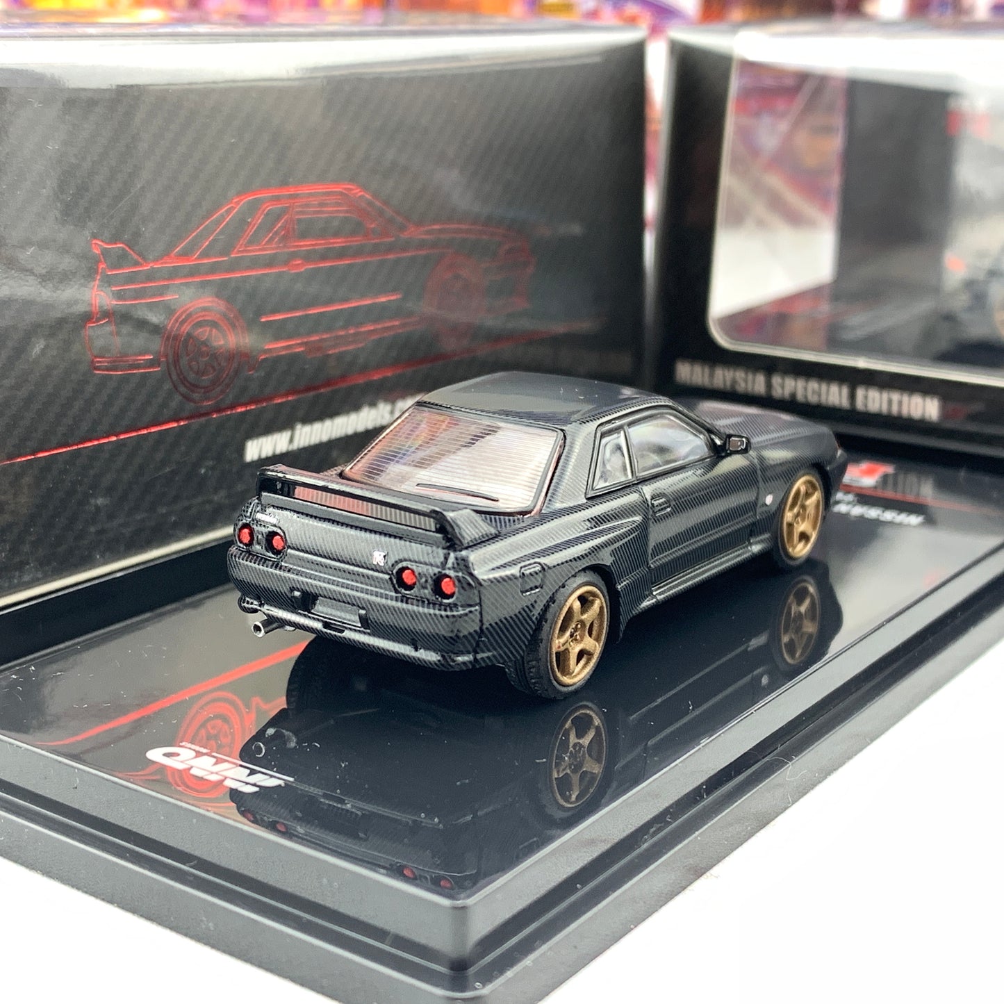 INNO64 1/64 Nissan Skyline GTR R32 Full Carbon Malaysia Special Edition IN64-R32-CBMS