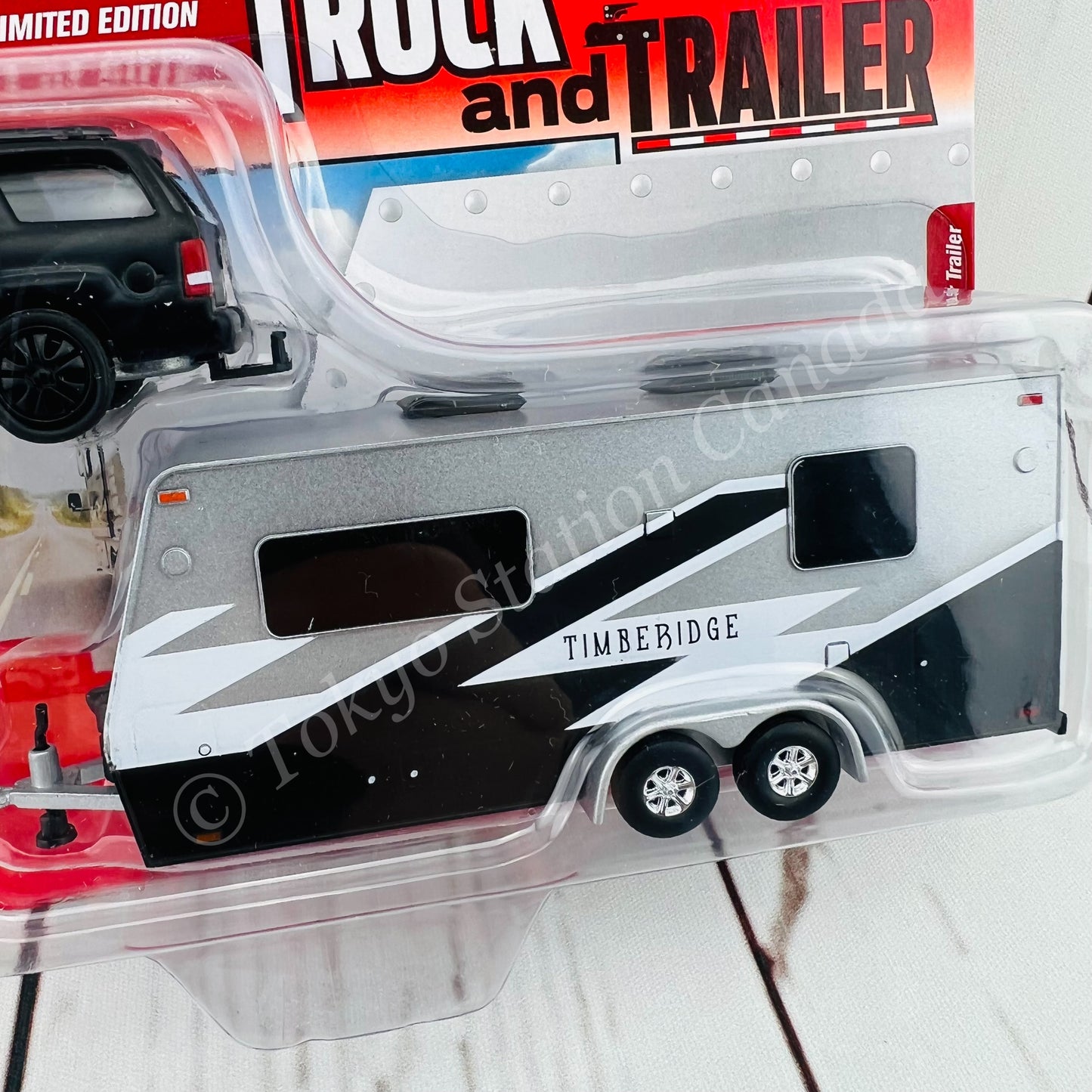 JOHNNY LIGHTNING 1/64 2005 Cadillac Escalade with Camper Trailer Custom Matte Black 849398039847