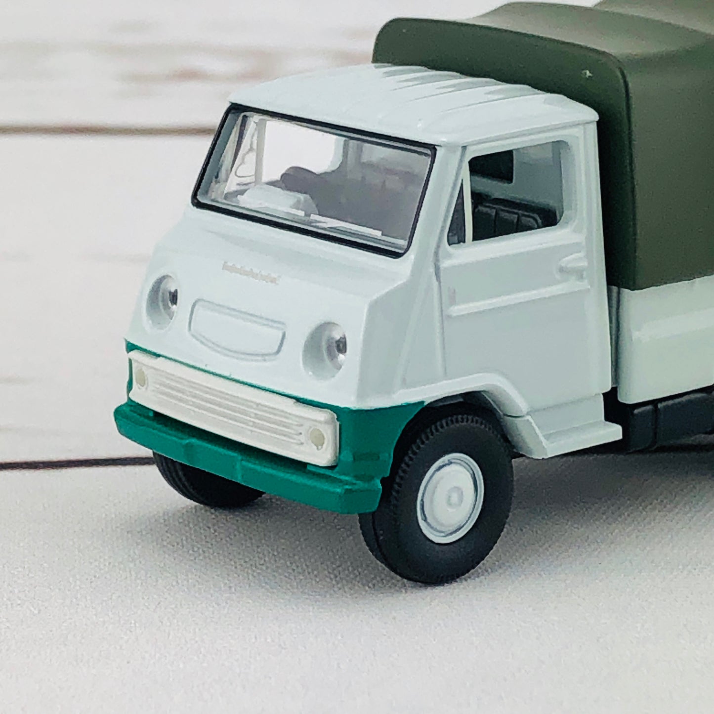 Tomica Limited Vintage Toyota Toyoace Truck LV-41f