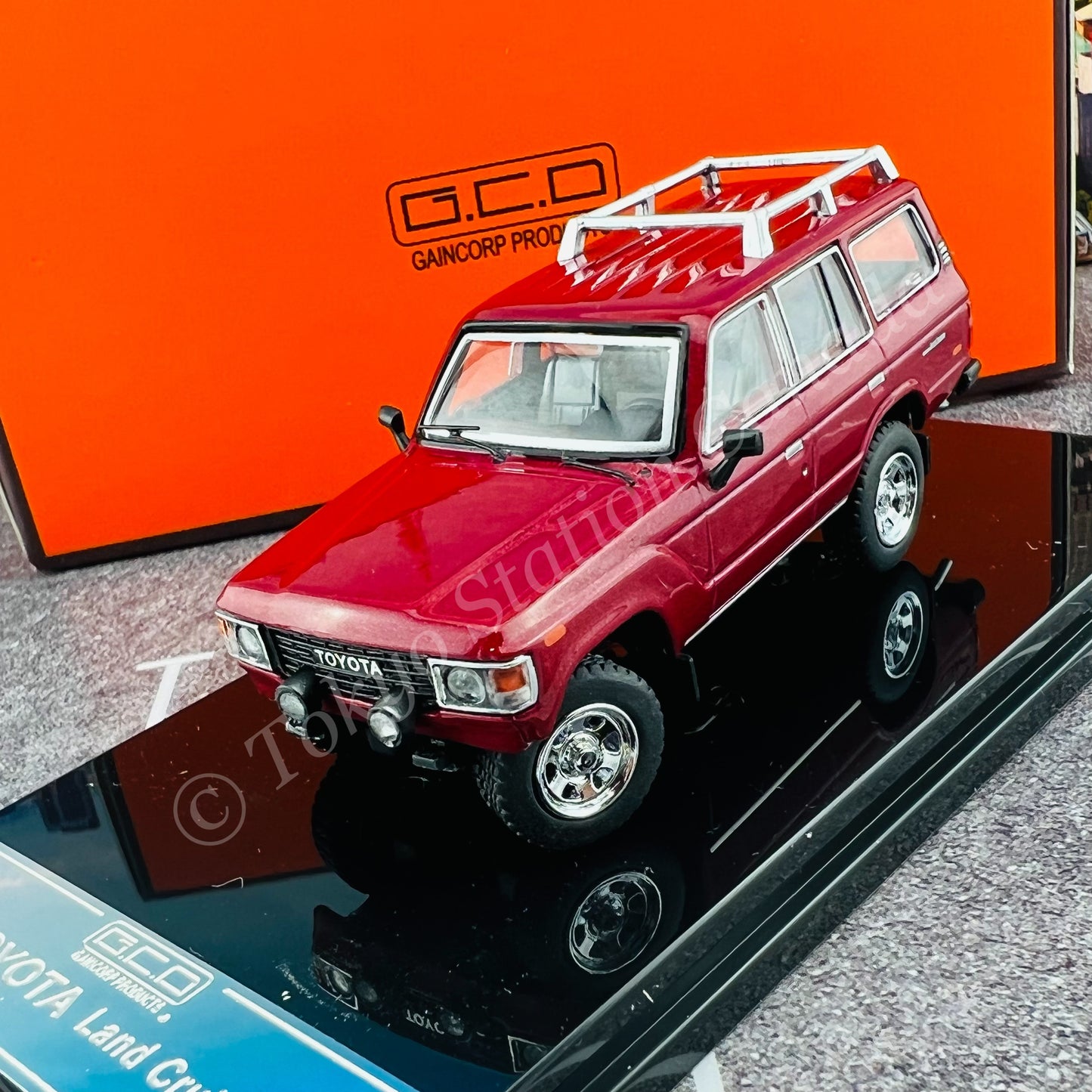 GCD 1/64 Toyota Land Cruiser LC60 Modified Version LHD RED KS029-89