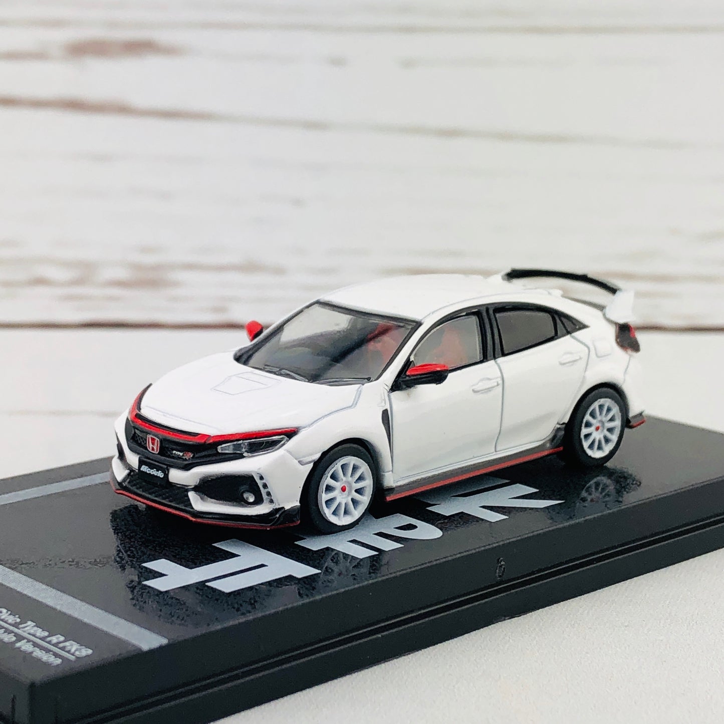Tarmac Works 1/64 Honda Civic Type R FK8 Modulo Version