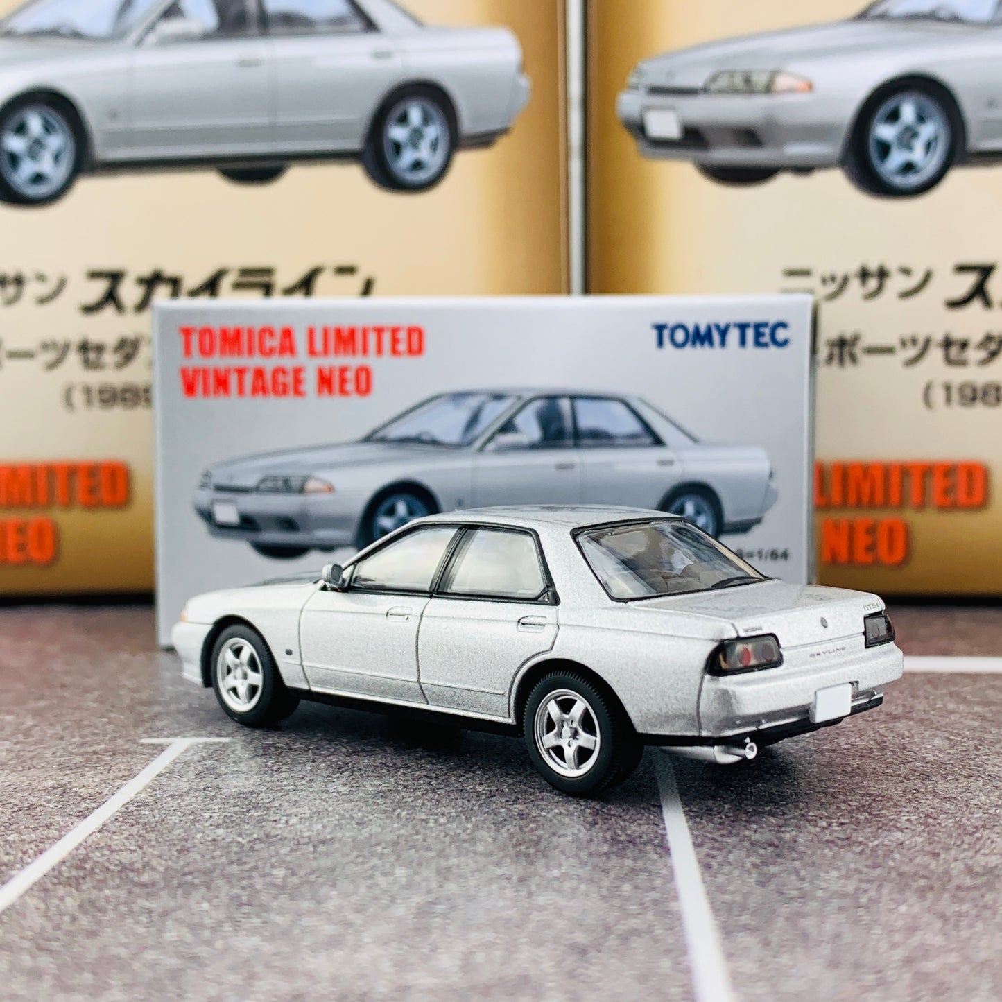 Tomica Limited Vintage Neo 1/64 The Japanese car Era Vol. 15 Nissan Skyline GTS-t Type M (1989)