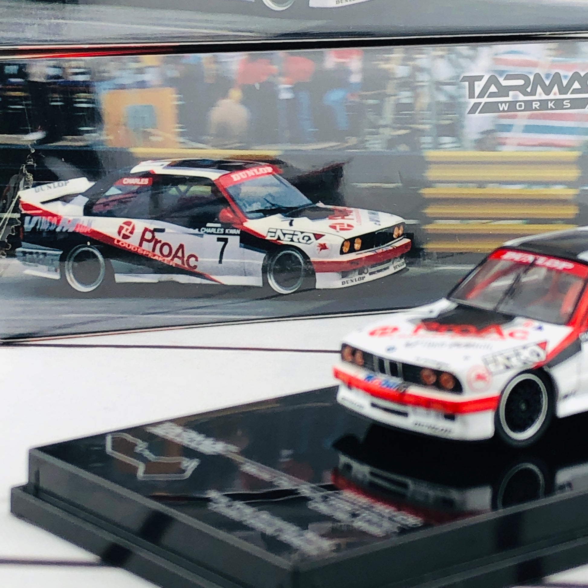 Tarmac Works 1/64 BMW M3 E30 Macau Cup Race 1992 Winner Charles Kwan
