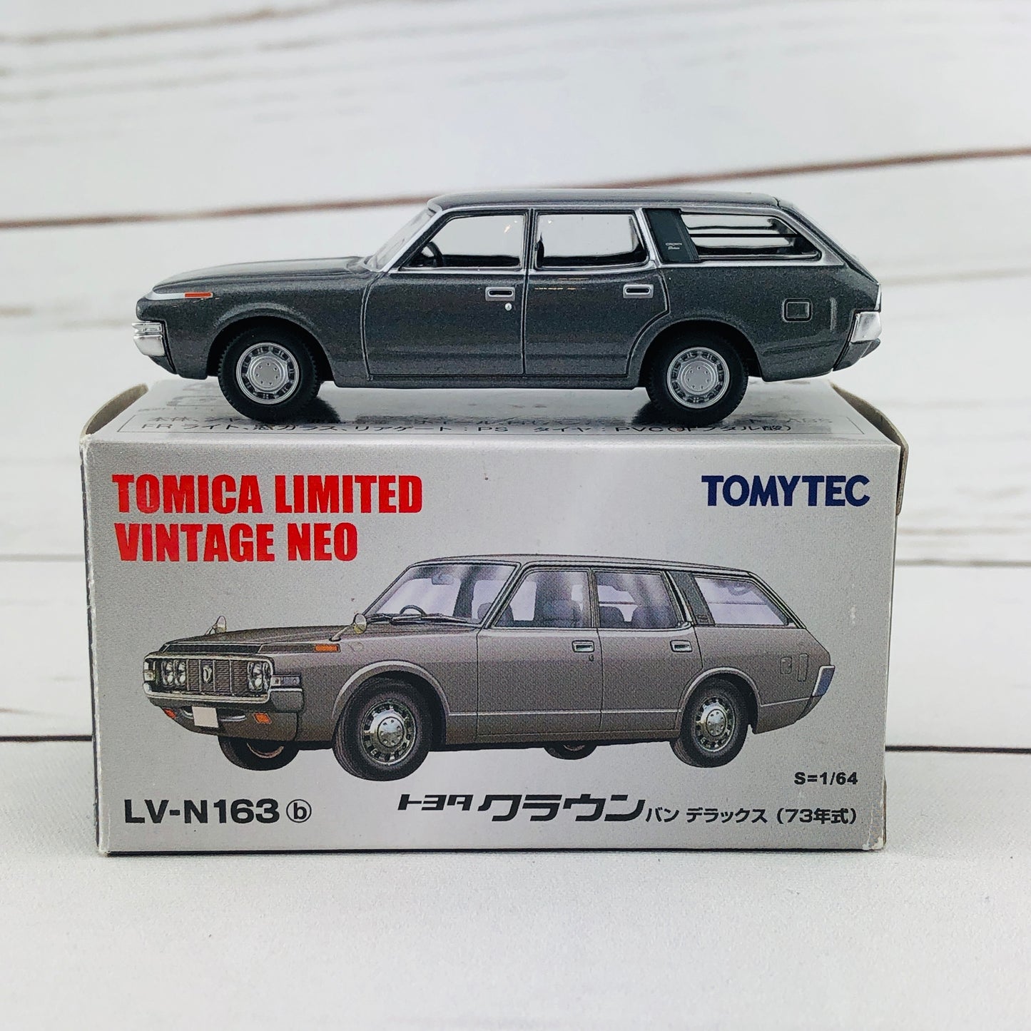 Tomica Limited Vintage 1/64 Toyota Crown Van Deluxe Grey (1973) LV-N163b