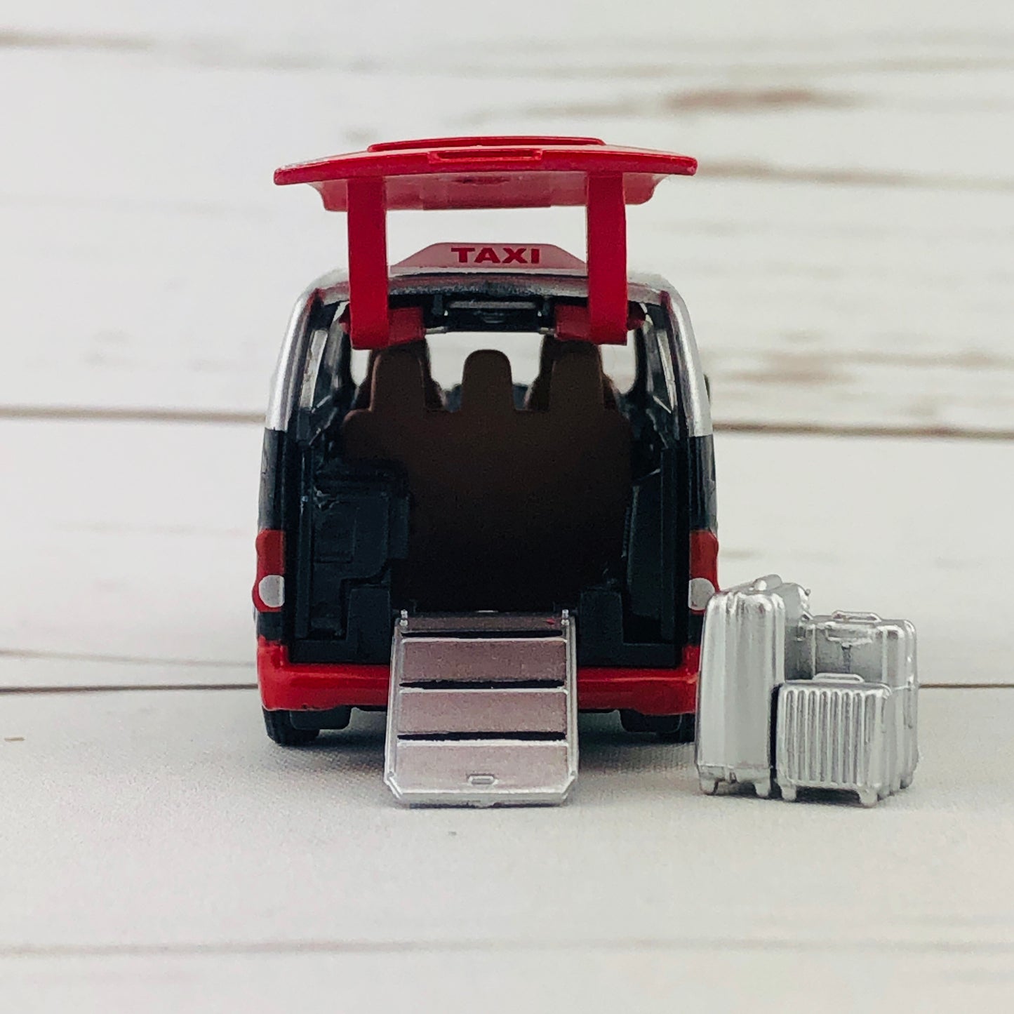 Tiny City 39 Die-cast Model Car – SynCab Multi-Purpose Taxi (Urban) 星群多用途的士（市區）