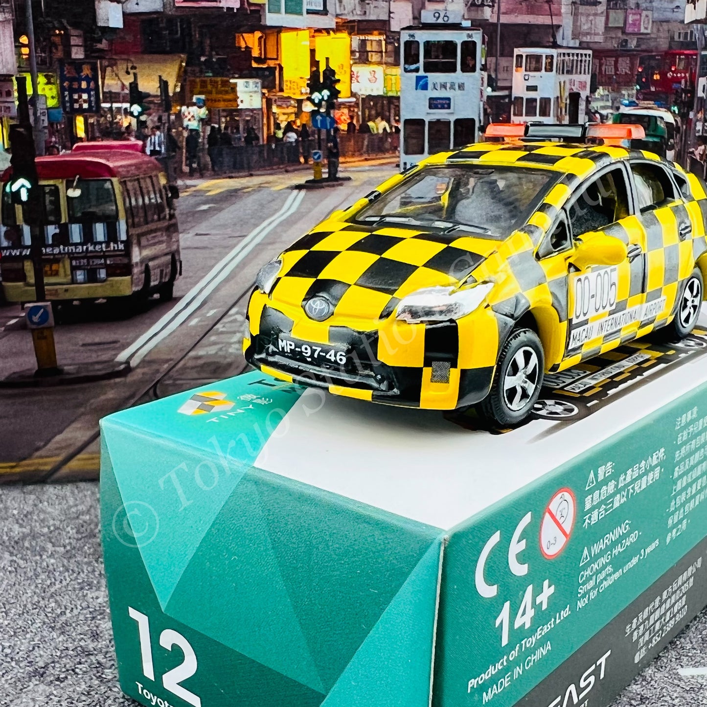 TINY 微影 MC12 Toyota Prius Macau Airport ATC64631