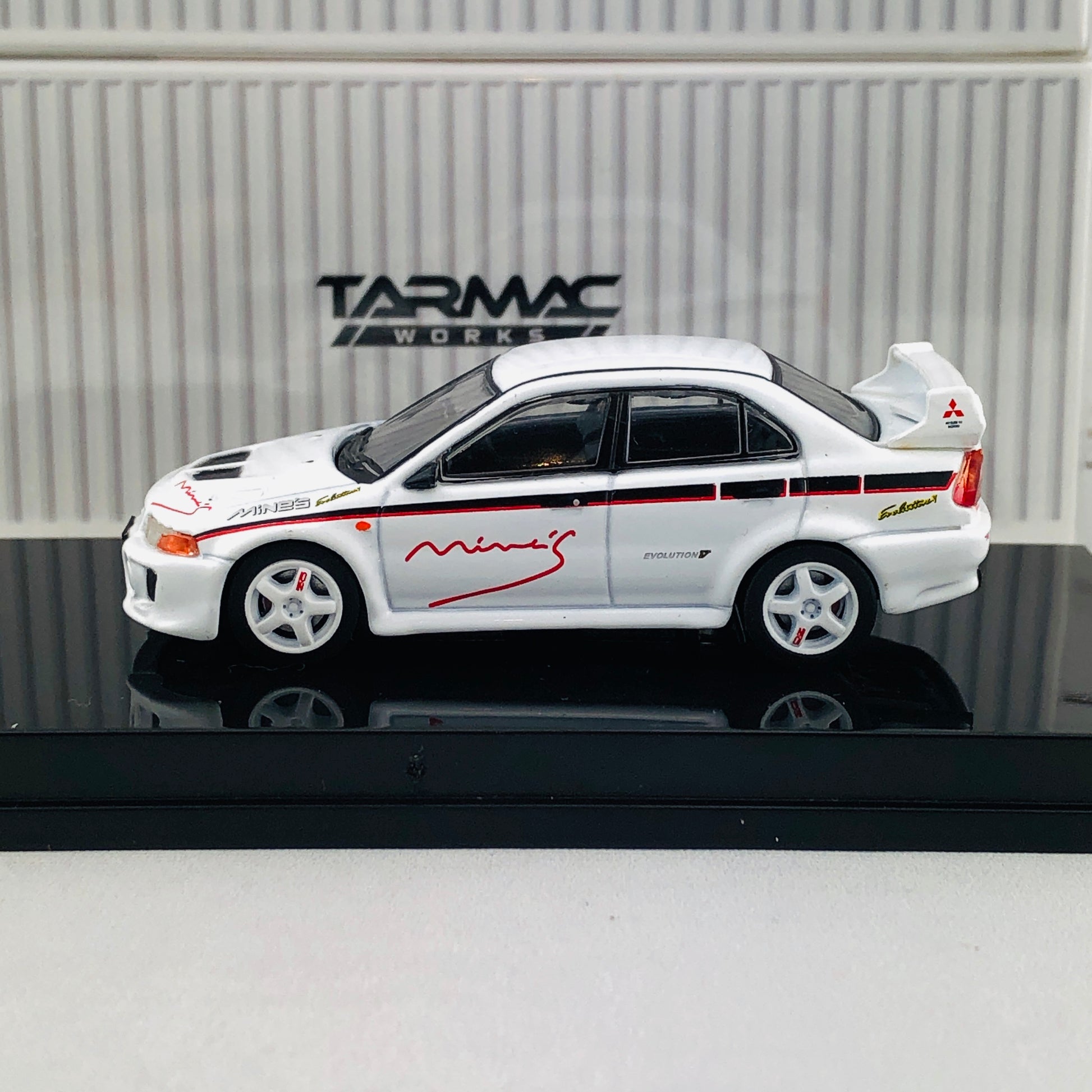 Tarmac Works 1/64 Mitsubishi Lancer Evolution V Tuned by Mine's T64-012-MNE