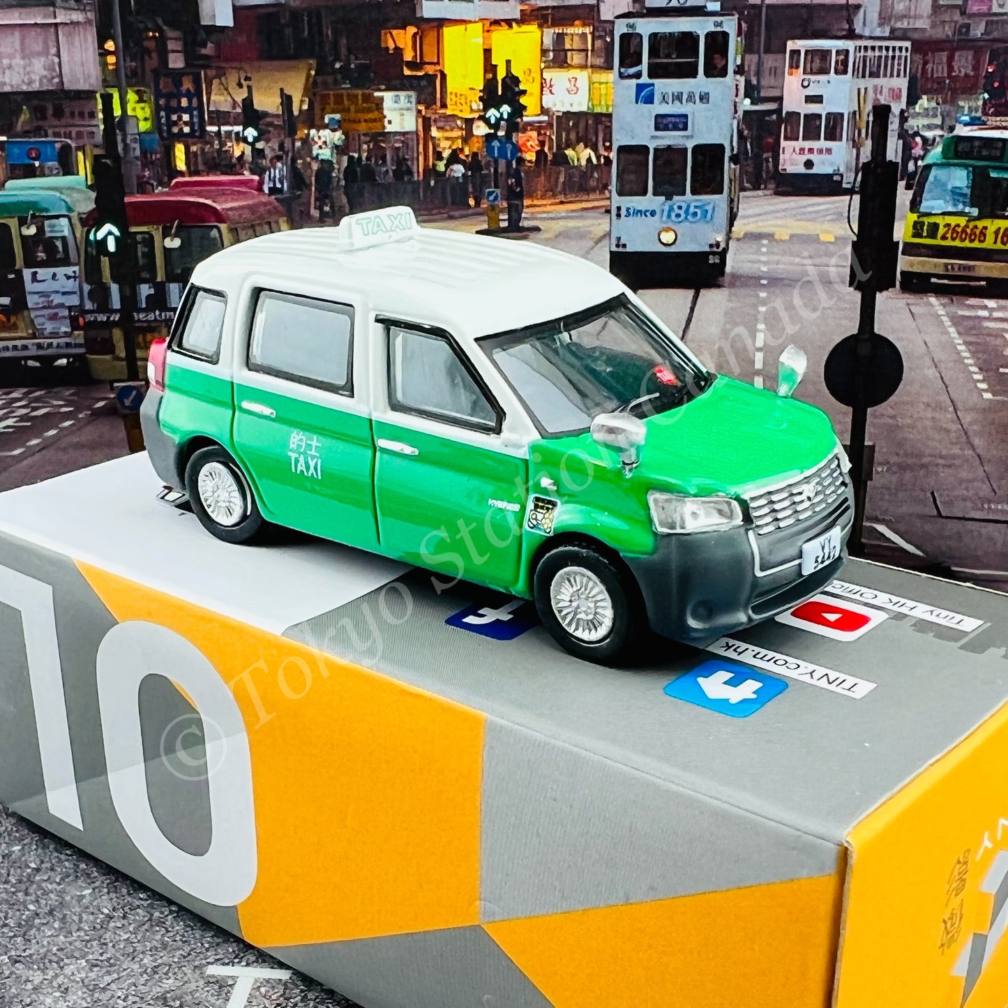TINY 微影 10 Toyota Comfort Hybrid Taxi Hong Kong New Territories (VY5442) ATC65033